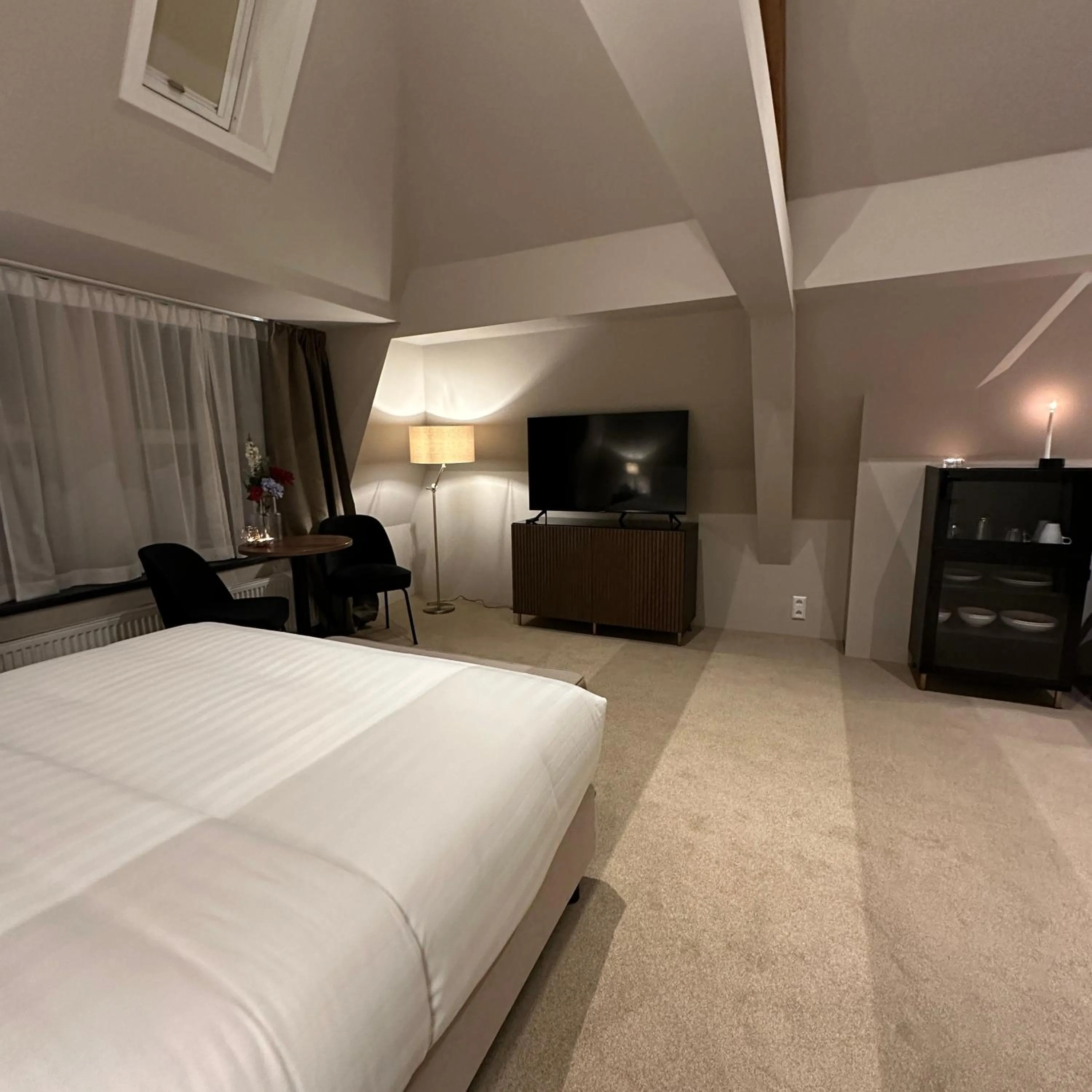 Bed in Hotel Grand Canal