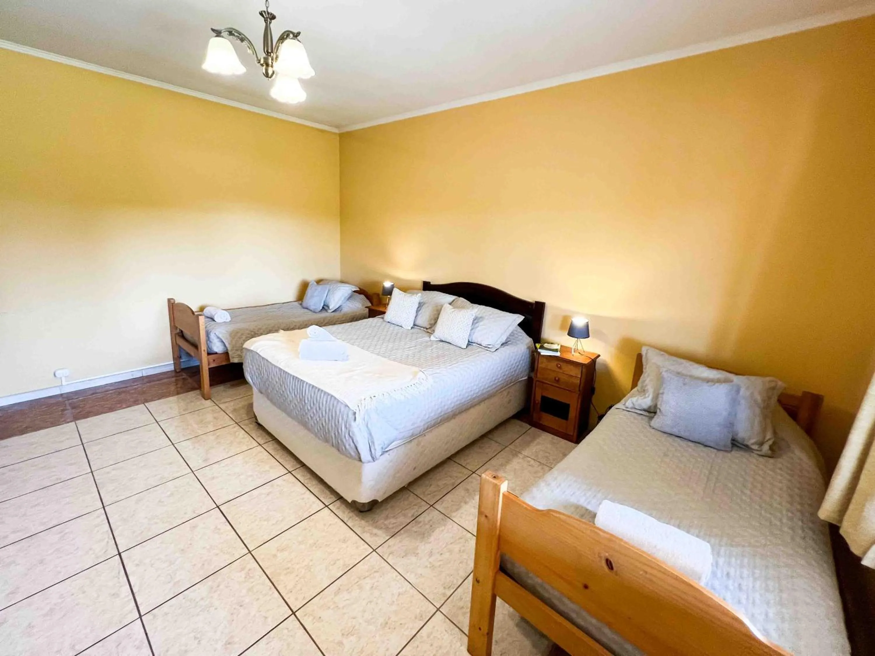 Bed in Hotel El Almendro