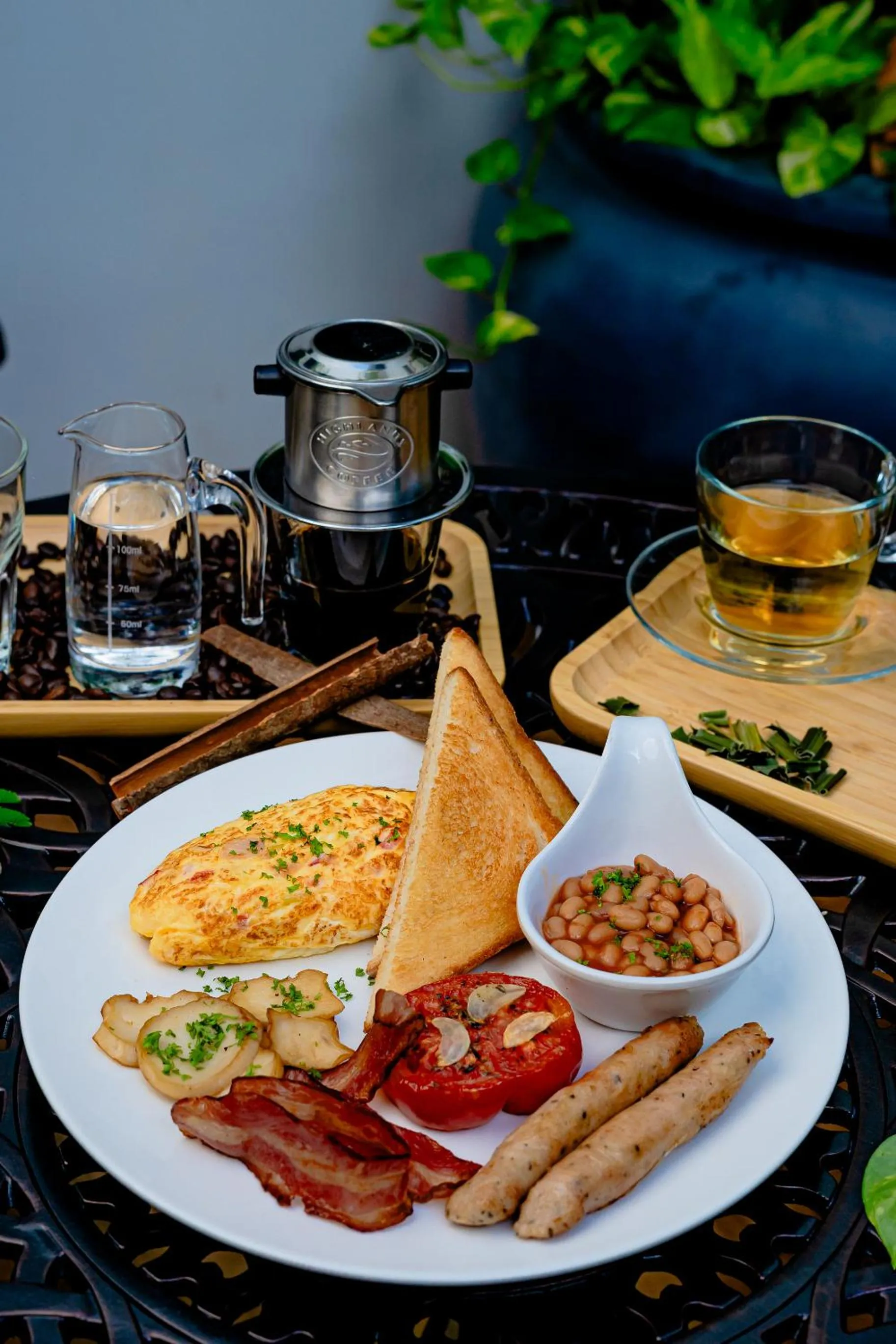 Coffee/tea facilities in Caravan Hotel by EHM
