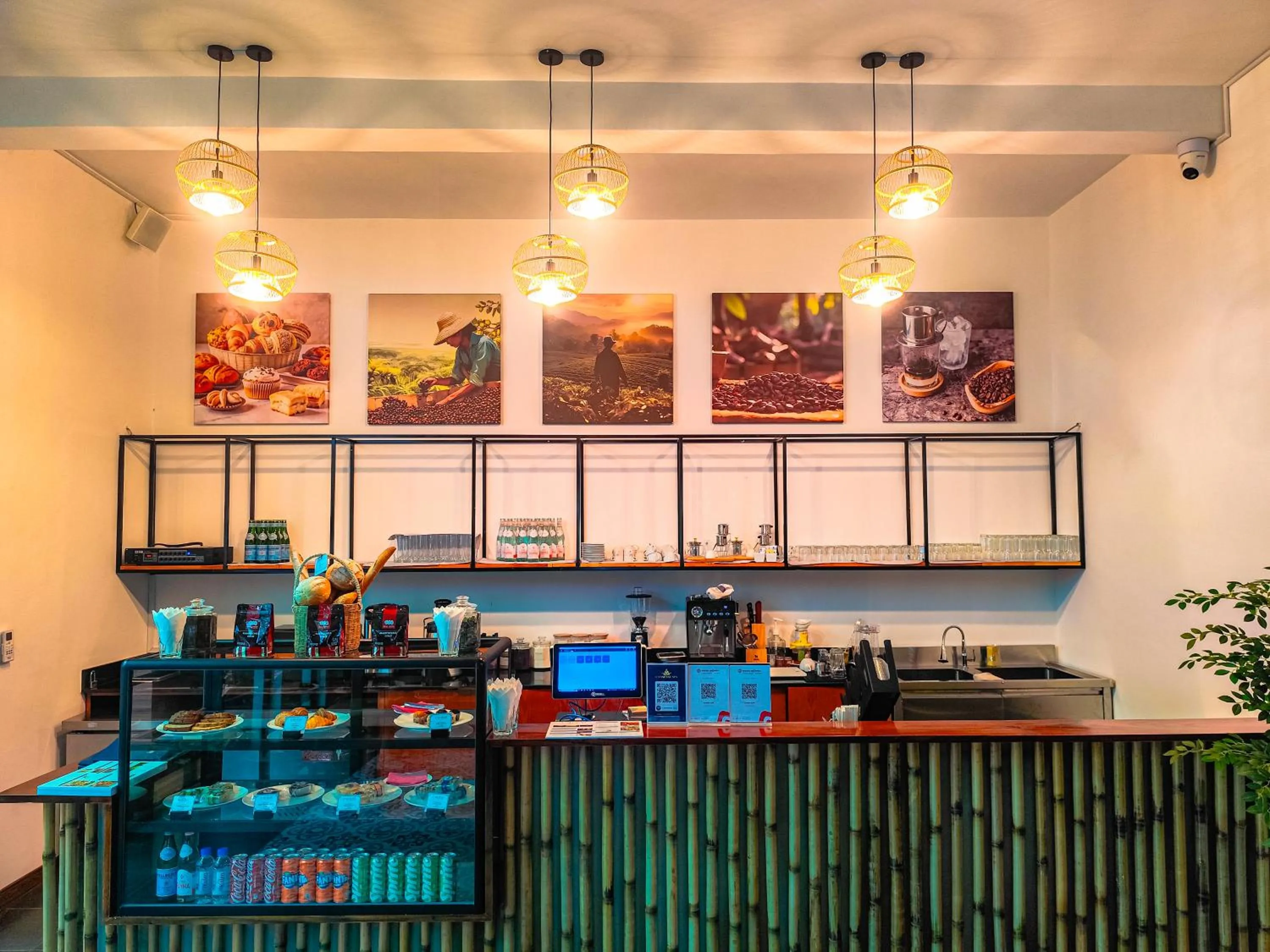 Coffee/tea facilities in Caravan Hotel by EHM