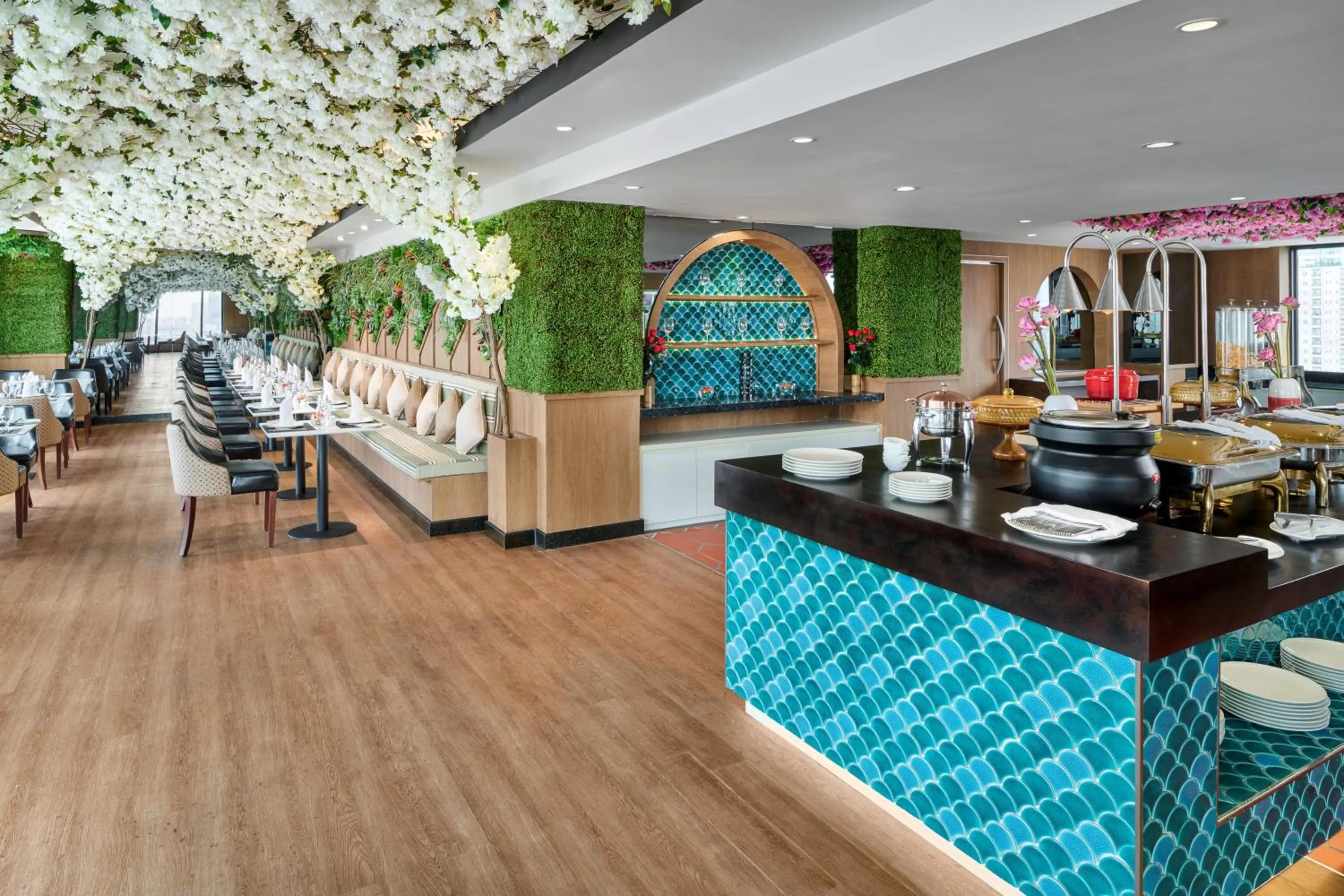 Restaurant/places to eat in Caravan Hotel by EHM