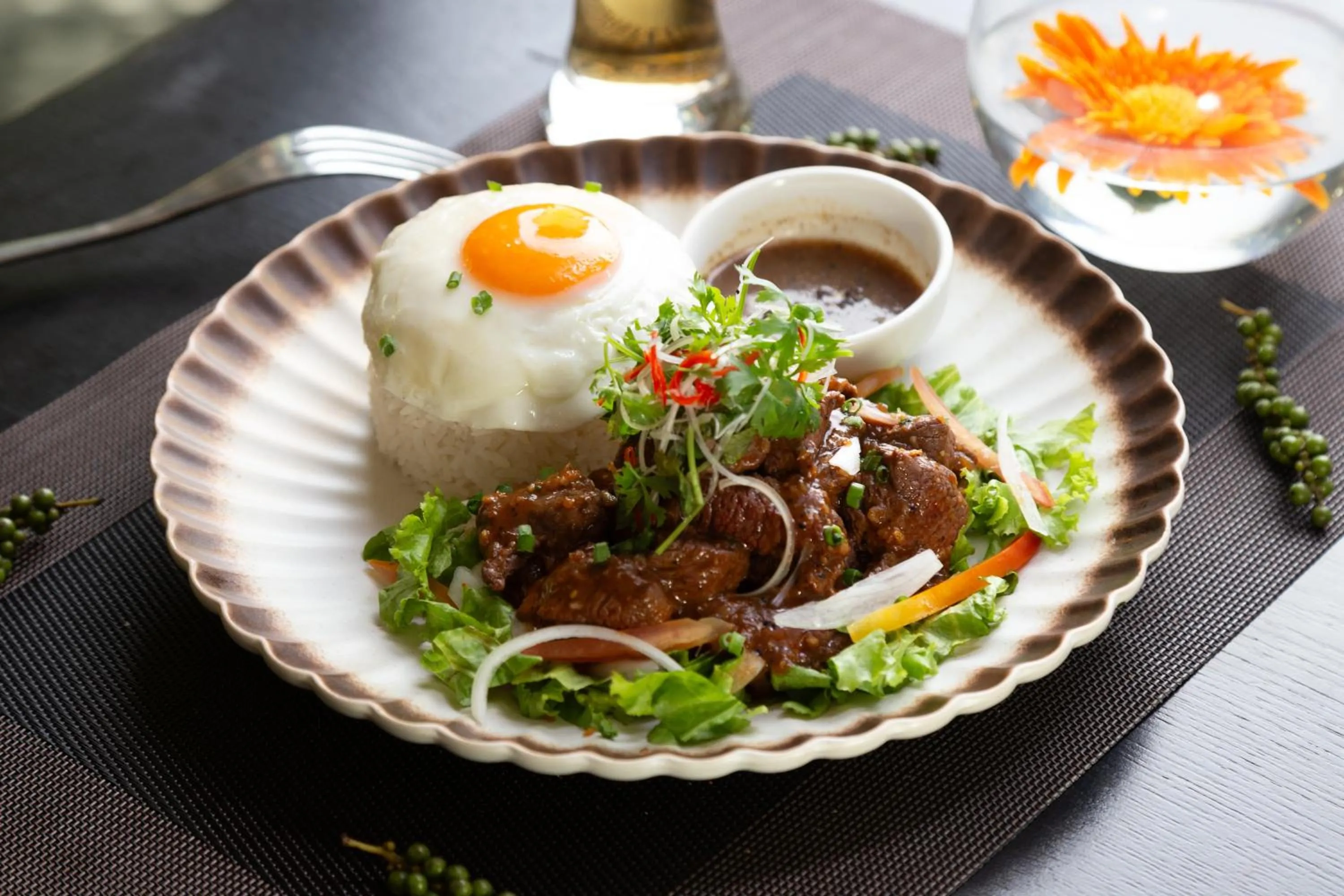 Food and drinks in Caravan Hotel by EHM