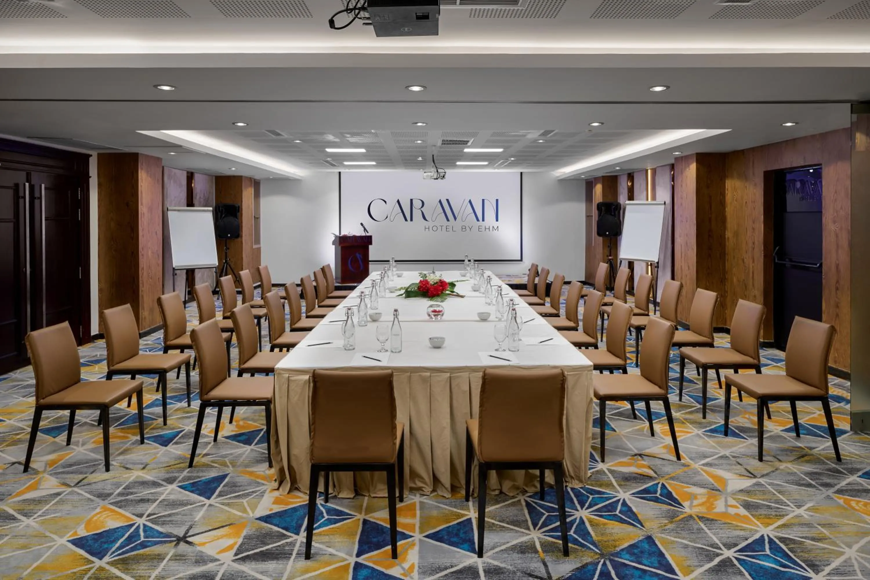 Meeting/conference room in Caravan Hotel by EHM