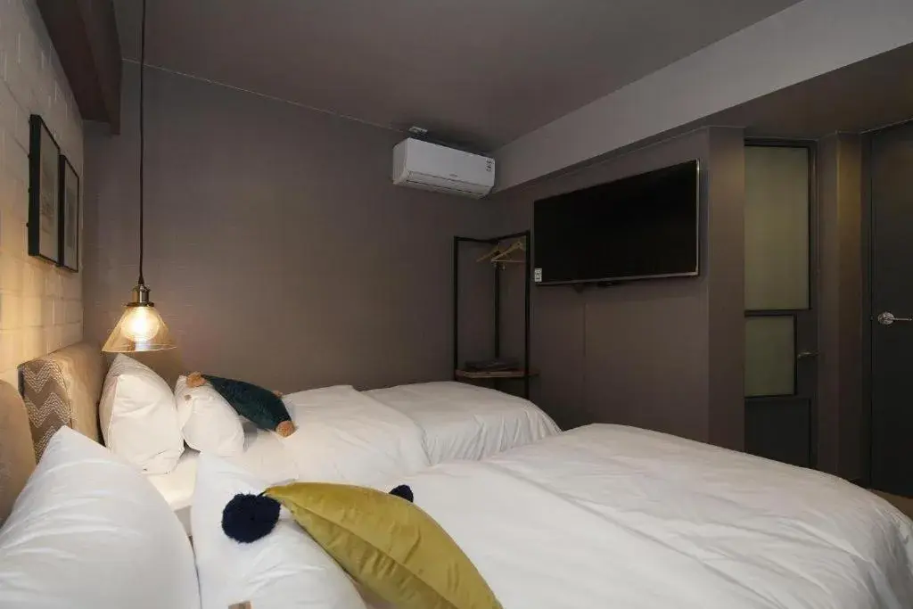 Business Twin Room in Hotel Gray Business Twin Room in Hotel Gray