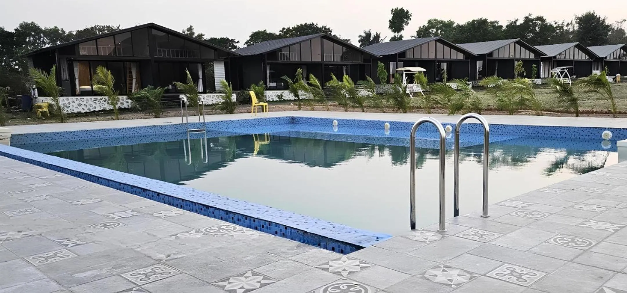 Swimming pool in Shreephal luxurious Resort- Best resort in saputara