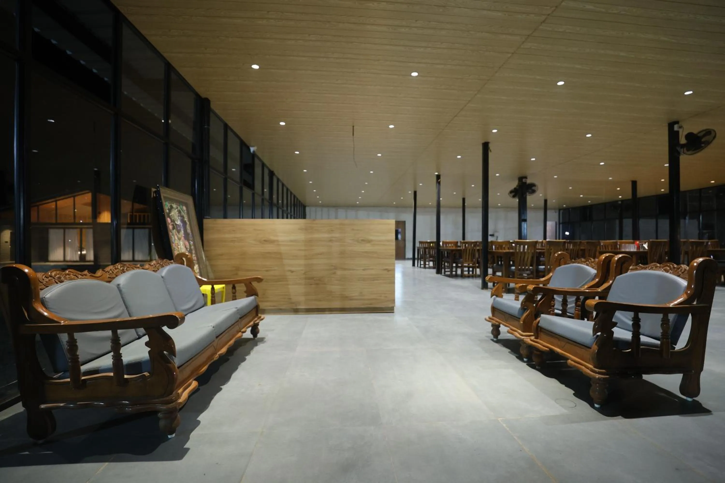 Restaurant/places to eat in Shreephal luxurious Resort- Best resort in saputara