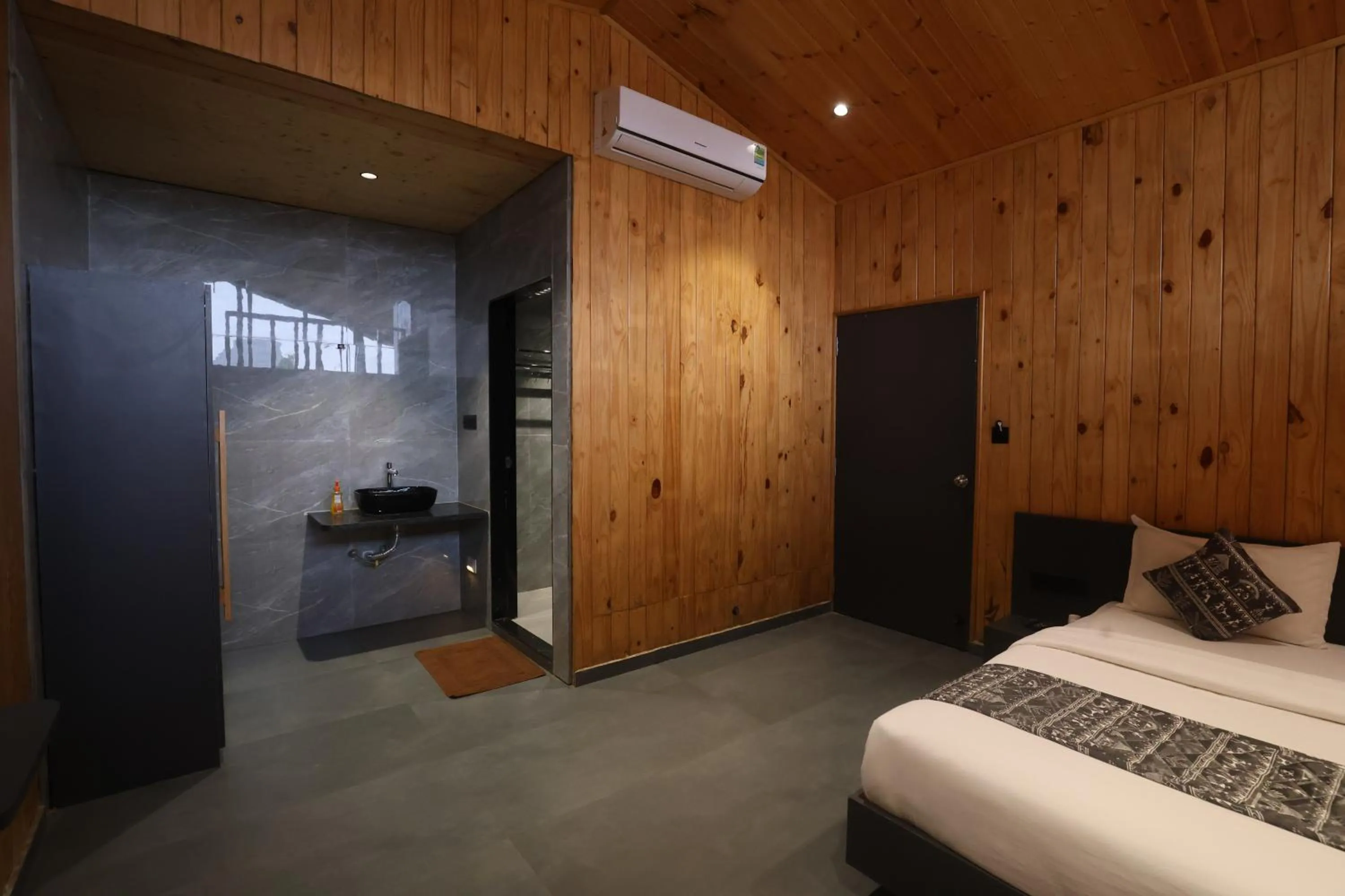 Bed in Shreephal luxurious Resort- Best resort in saputara