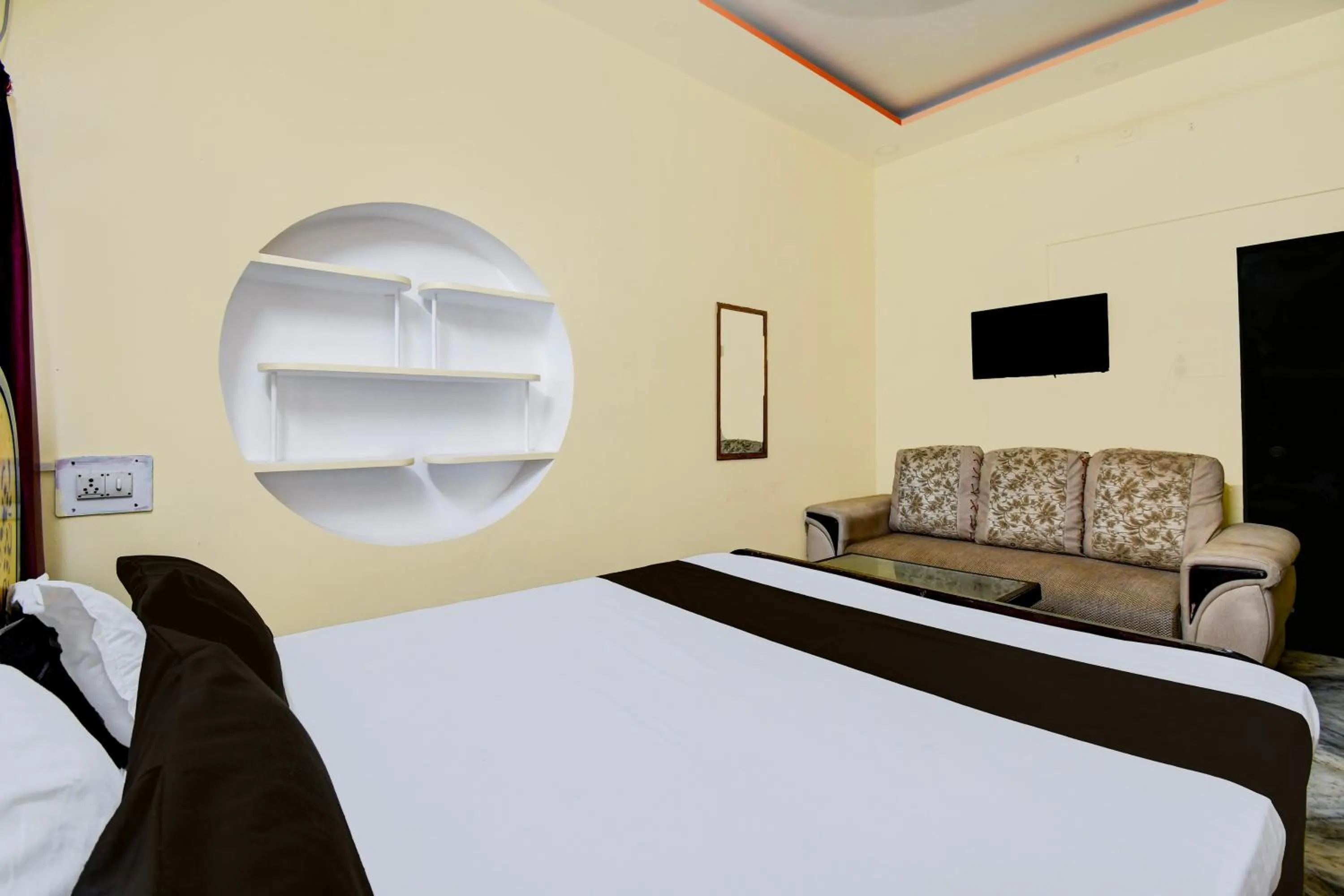 Bedroom, Bed in Super Hotel O Magadh Guest House