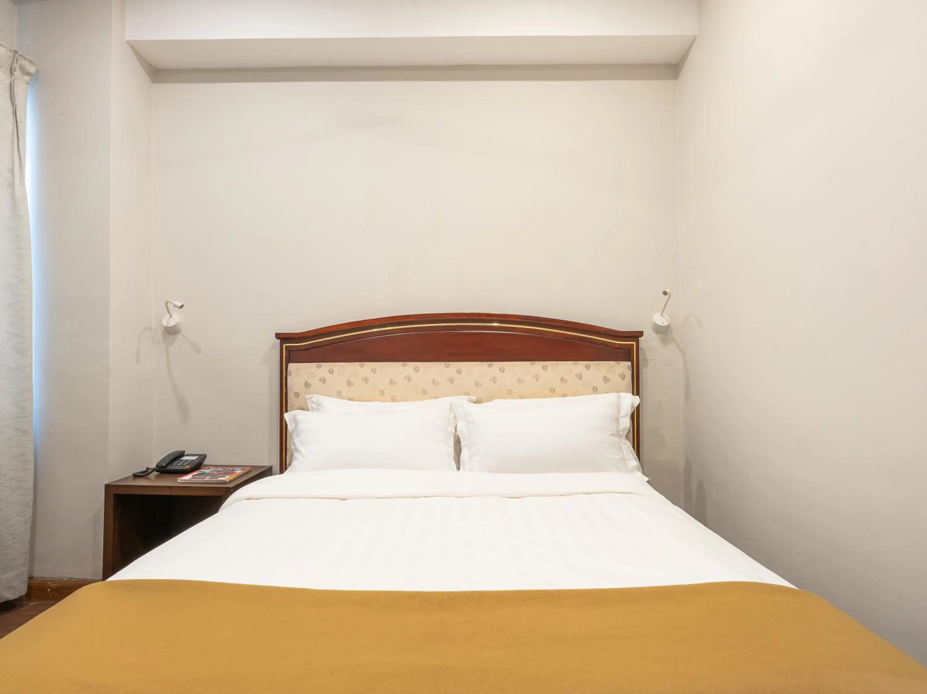 Bed in Hotel Samye - Best Hotel In Thimphu