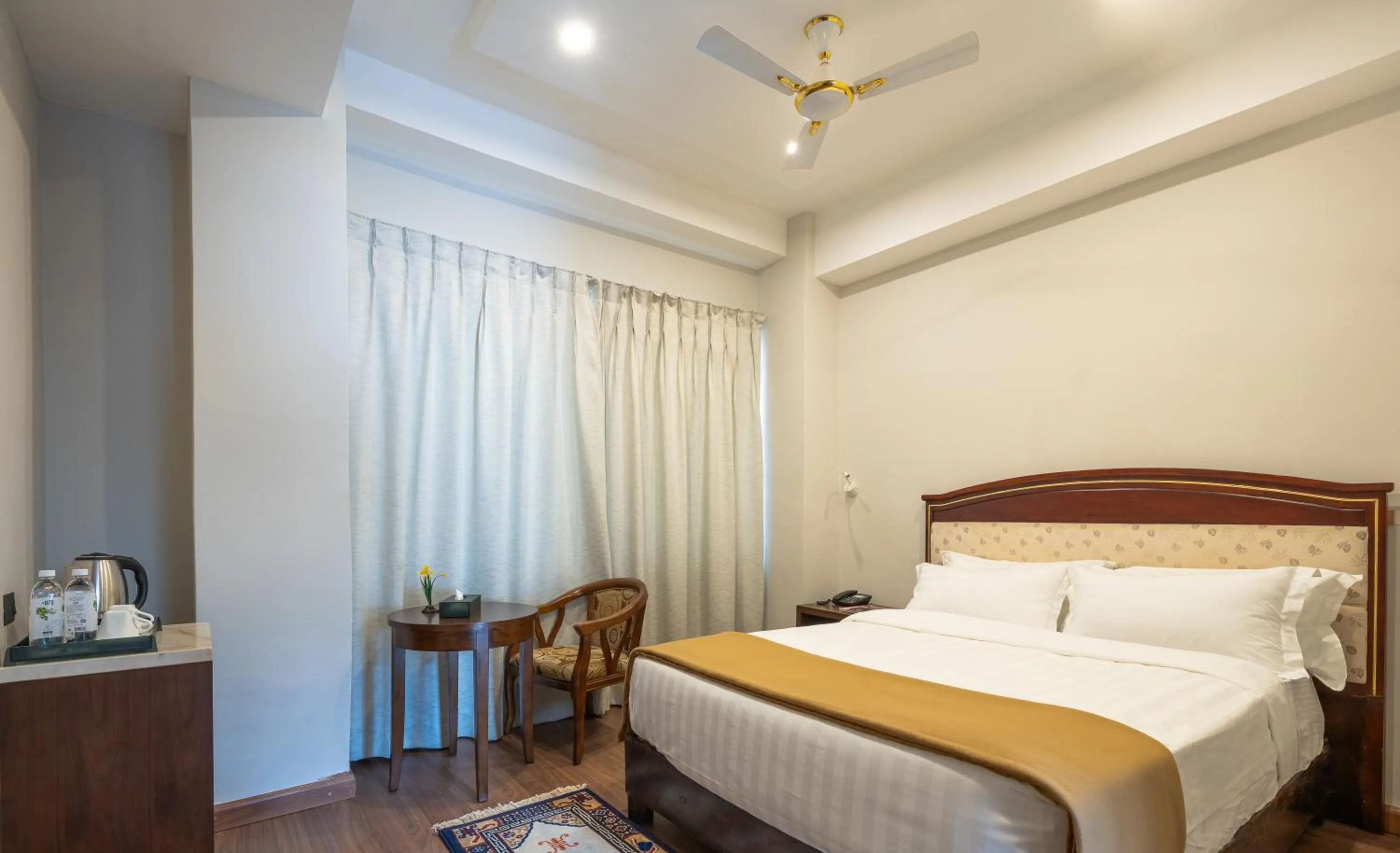 Property building, Bed in Hotel Samye - Best Hotel In Thimphu