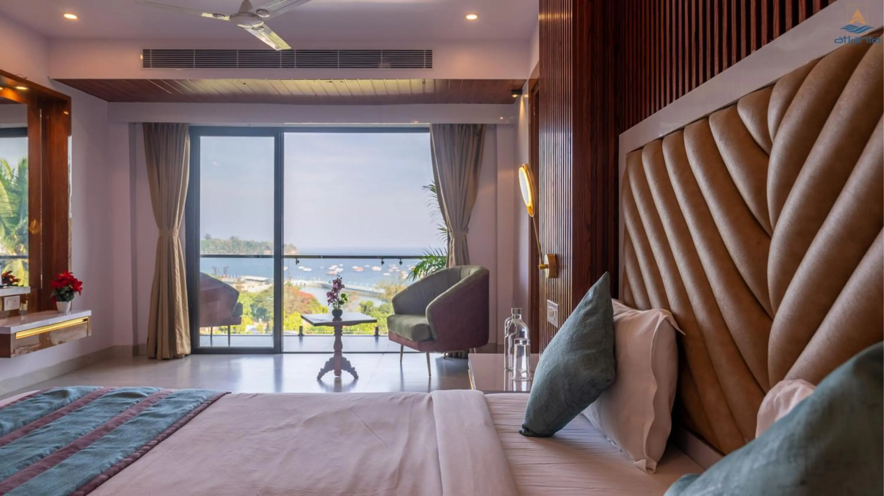 Natural landscape, Bed in Hotel Atlanta - A Seaview Hotel