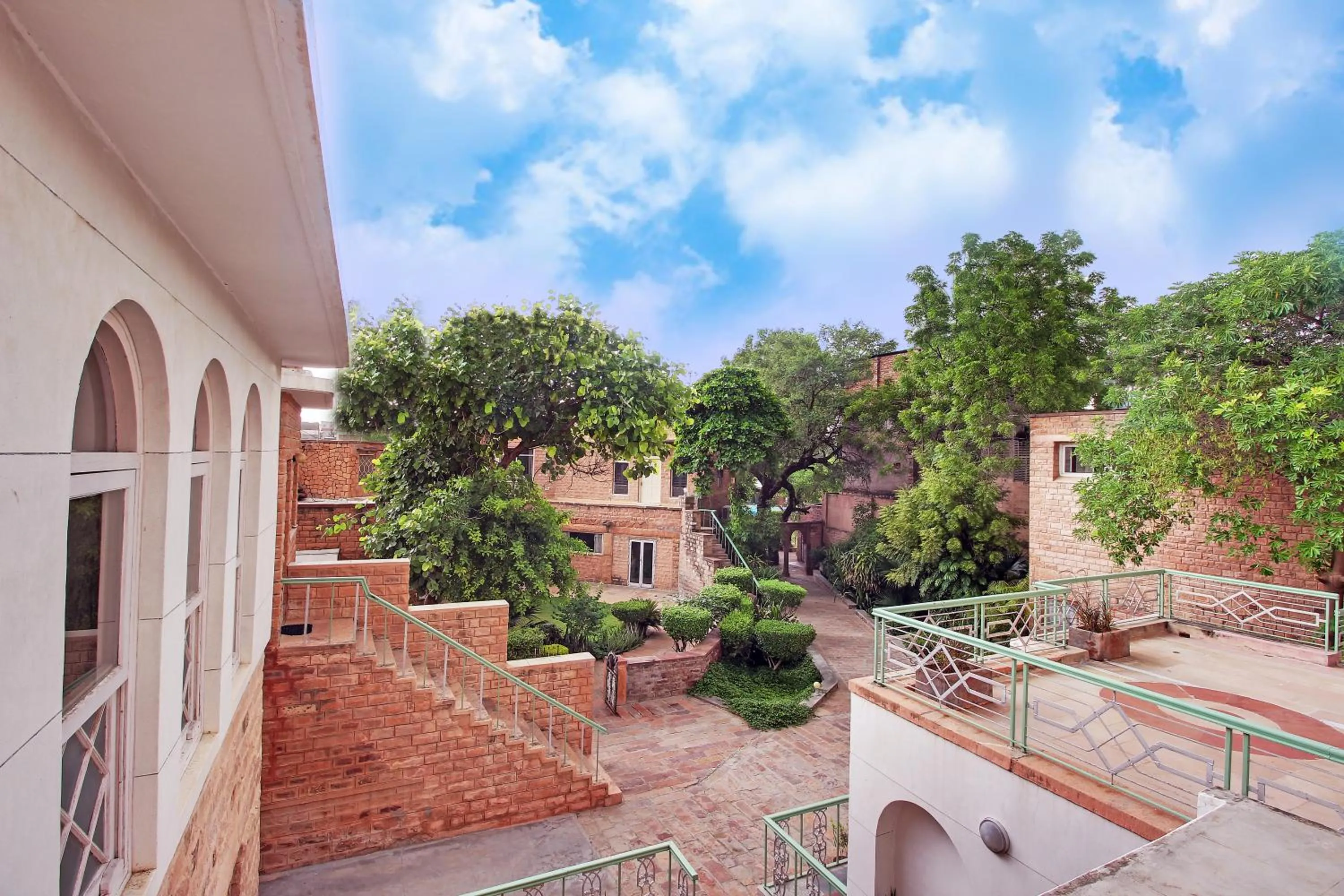 Garden view in Hotel Inn Season - Art Deco Heritage Hotel in Jodhpur