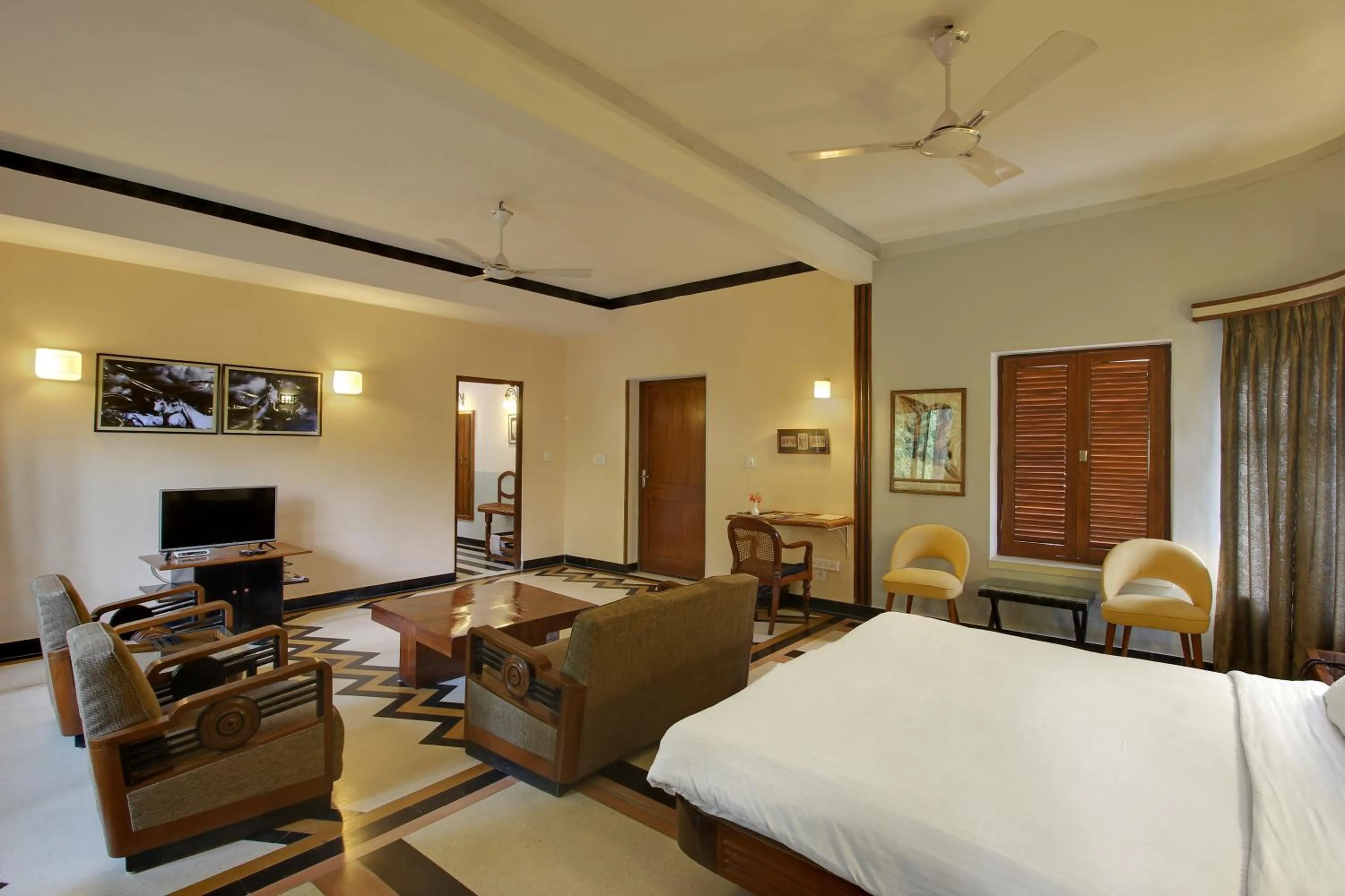 Bed in Hotel Inn Season - Art Deco Heritage Hotel in Jodhpur