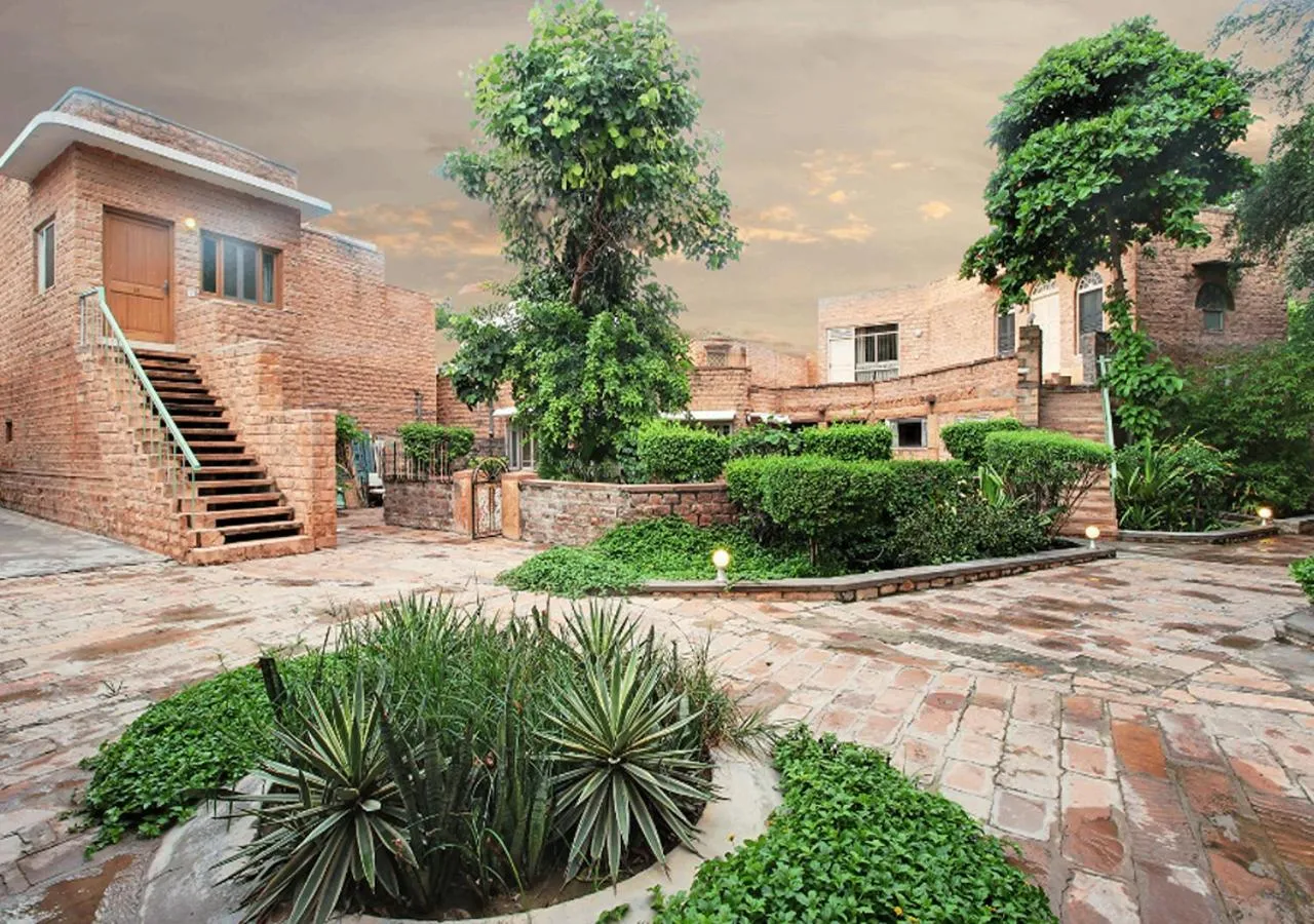 Garden view in Hotel Inn Season - Art Deco Heritage Hotel in Jodhpur
