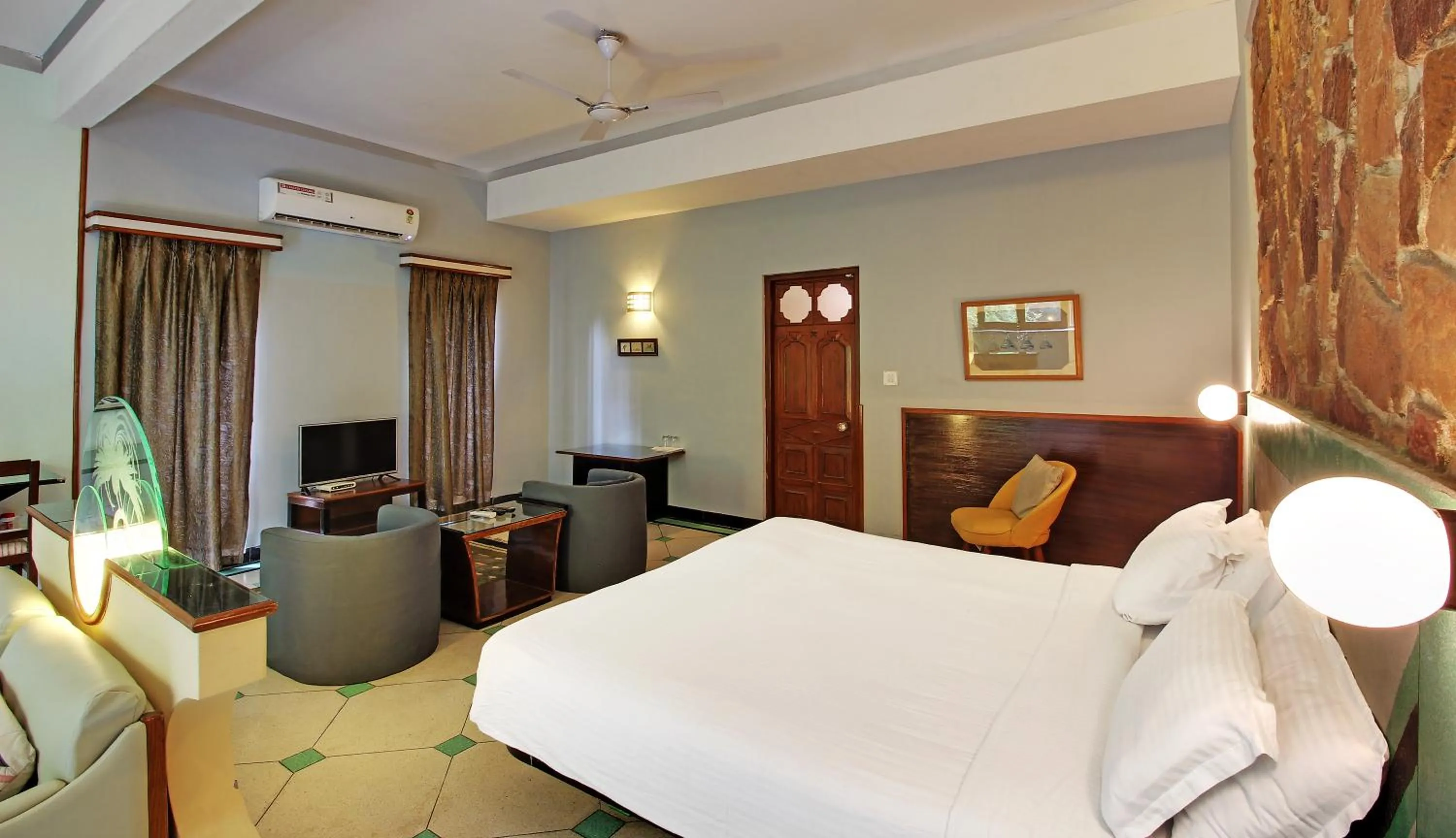 Bed in Hotel Inn Season - Art Deco Heritage Hotel in Jodhpur