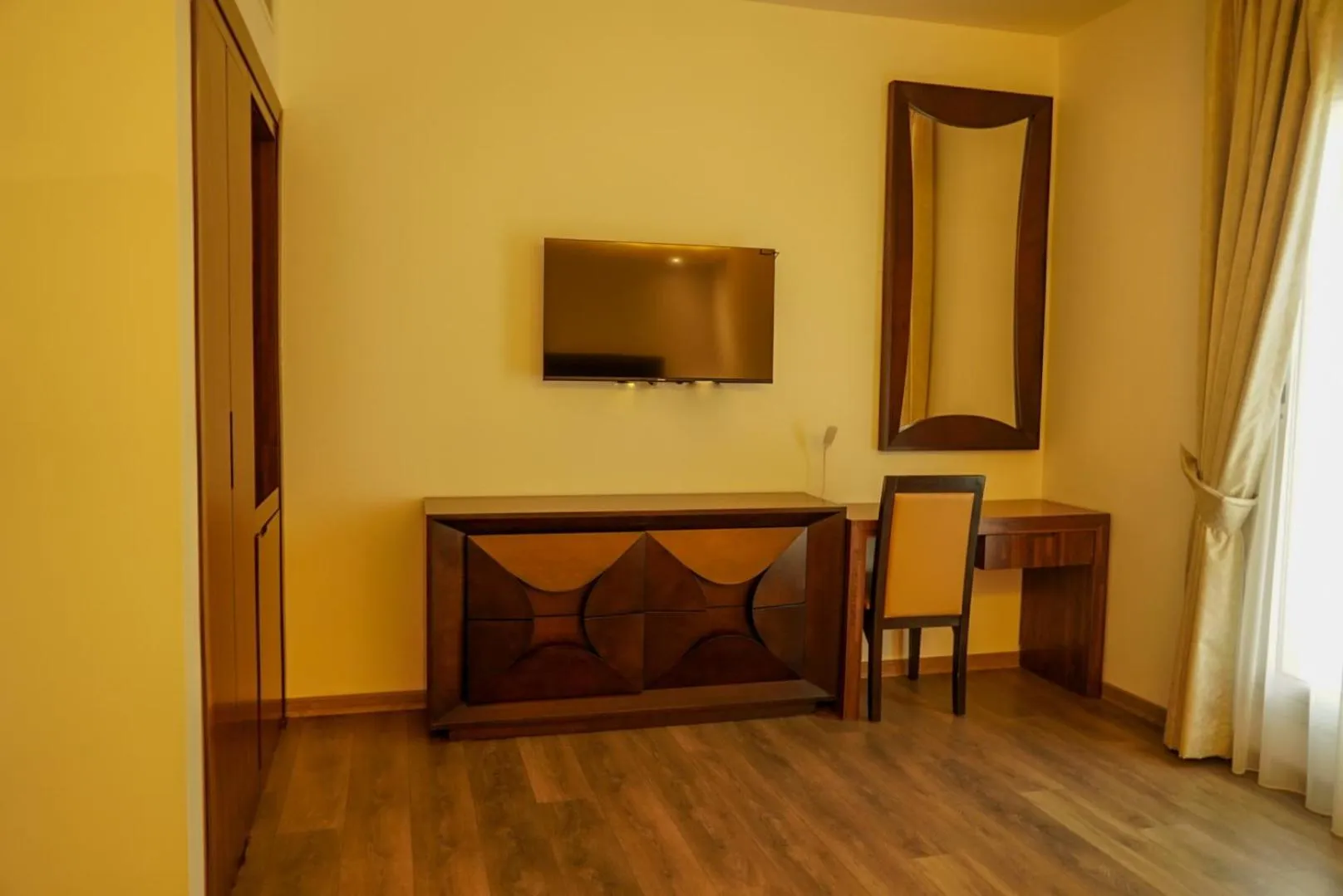 Photo of the whole room in Helat Hotel