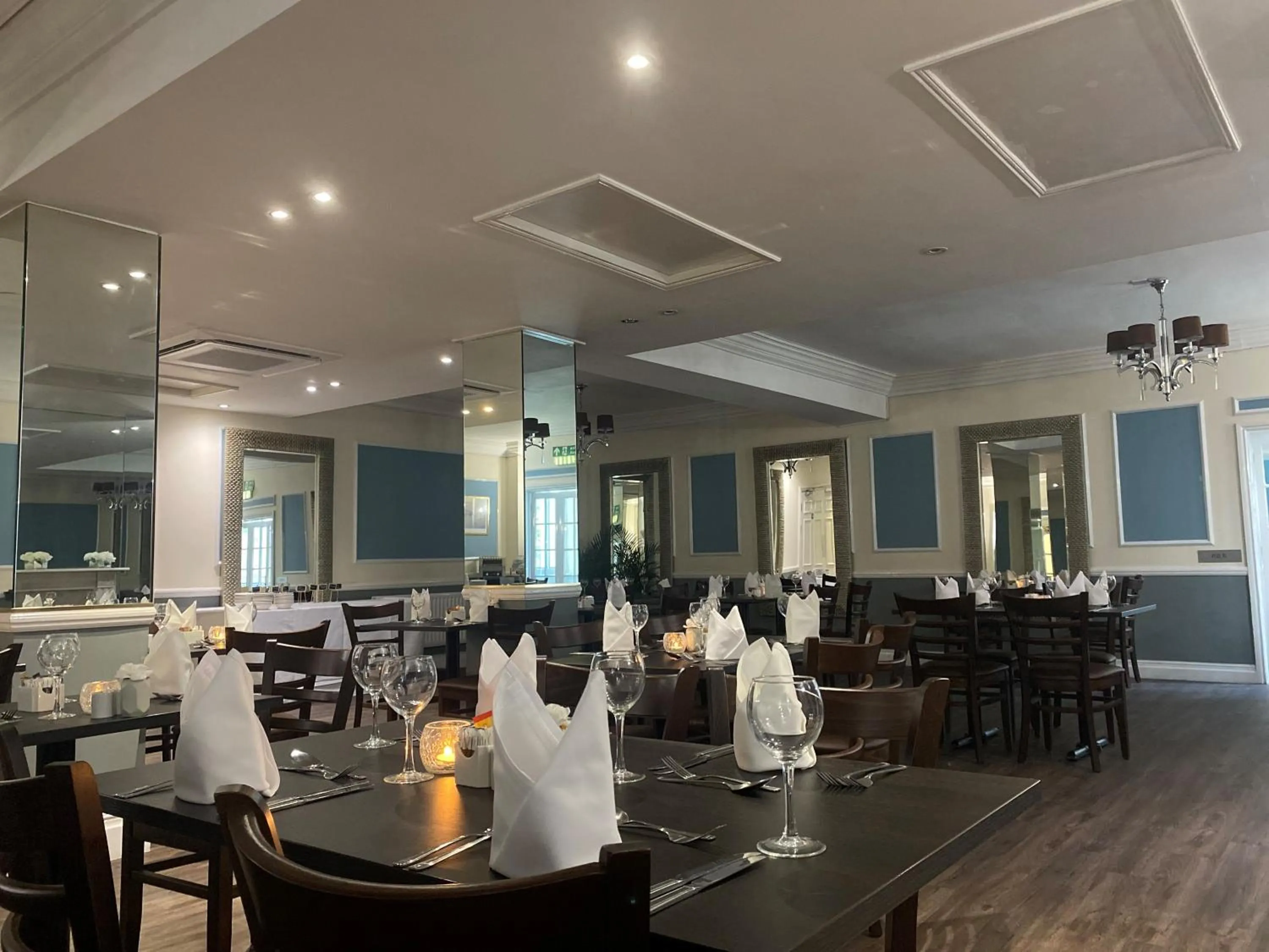 Restaurant/places to eat in The Jephson Hotel; BW Signature Collection