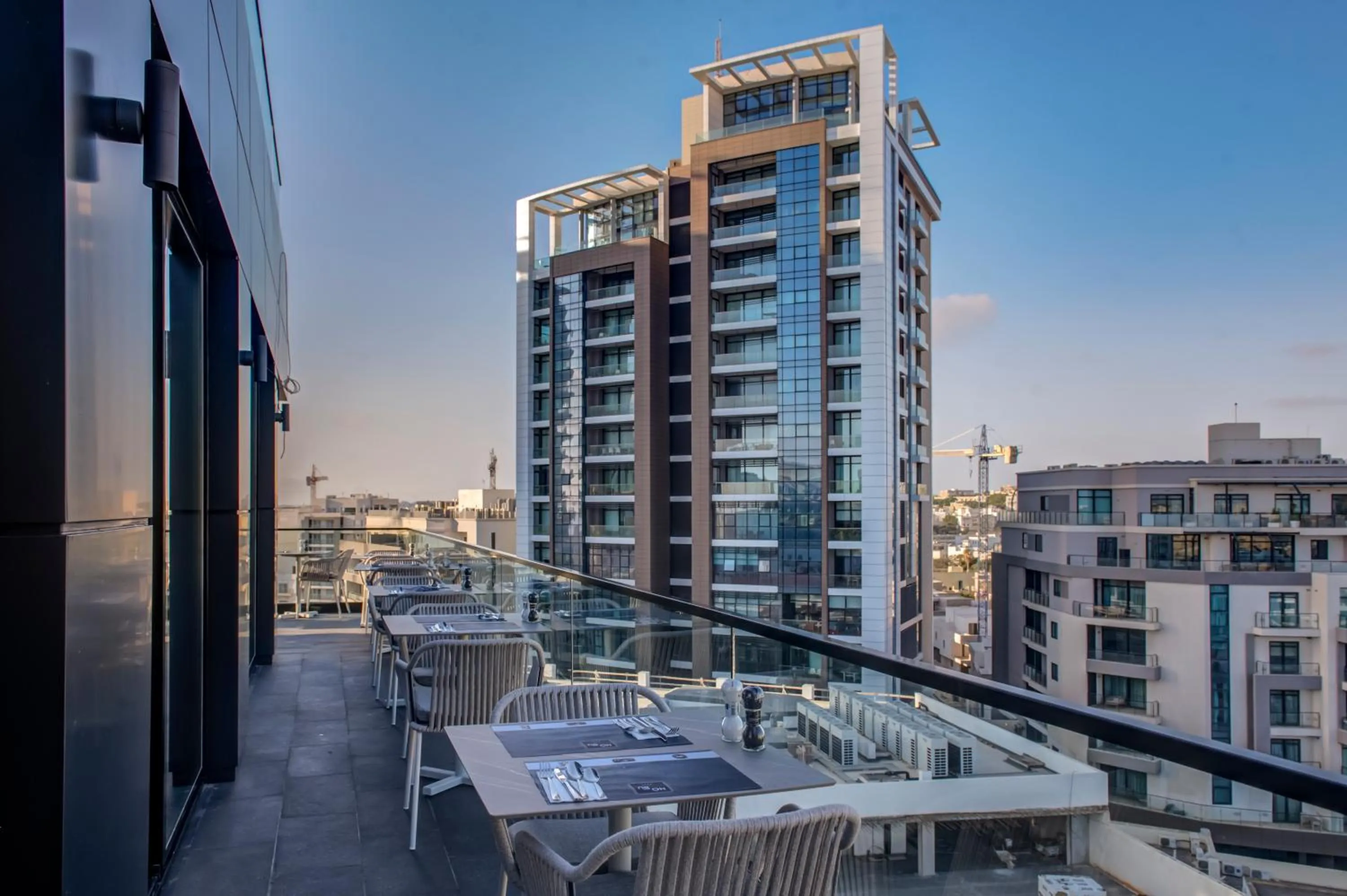 Restaurant/places to eat in Noru Hotel Malta - Adults Only Hotel