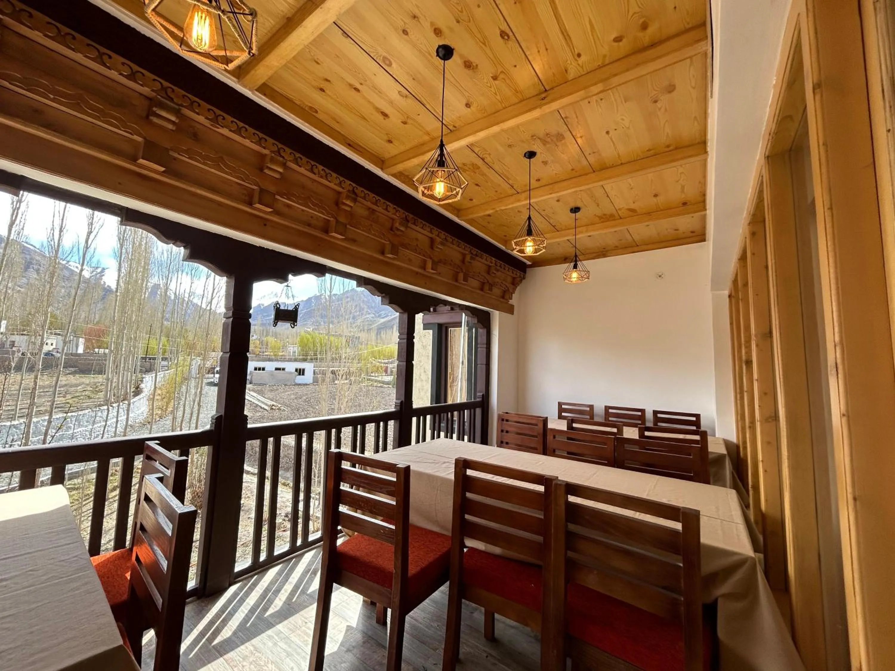 Restaurant/places to eat in Shalla Heritage