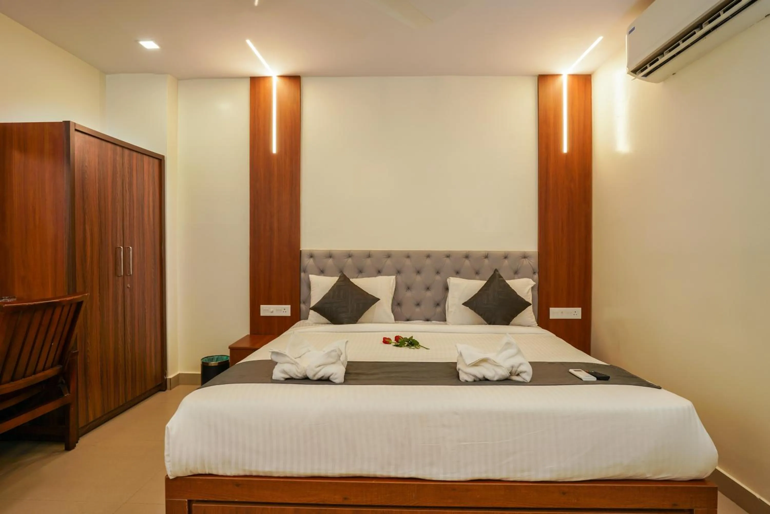 Bedroom, Bed in Royal Plaza City