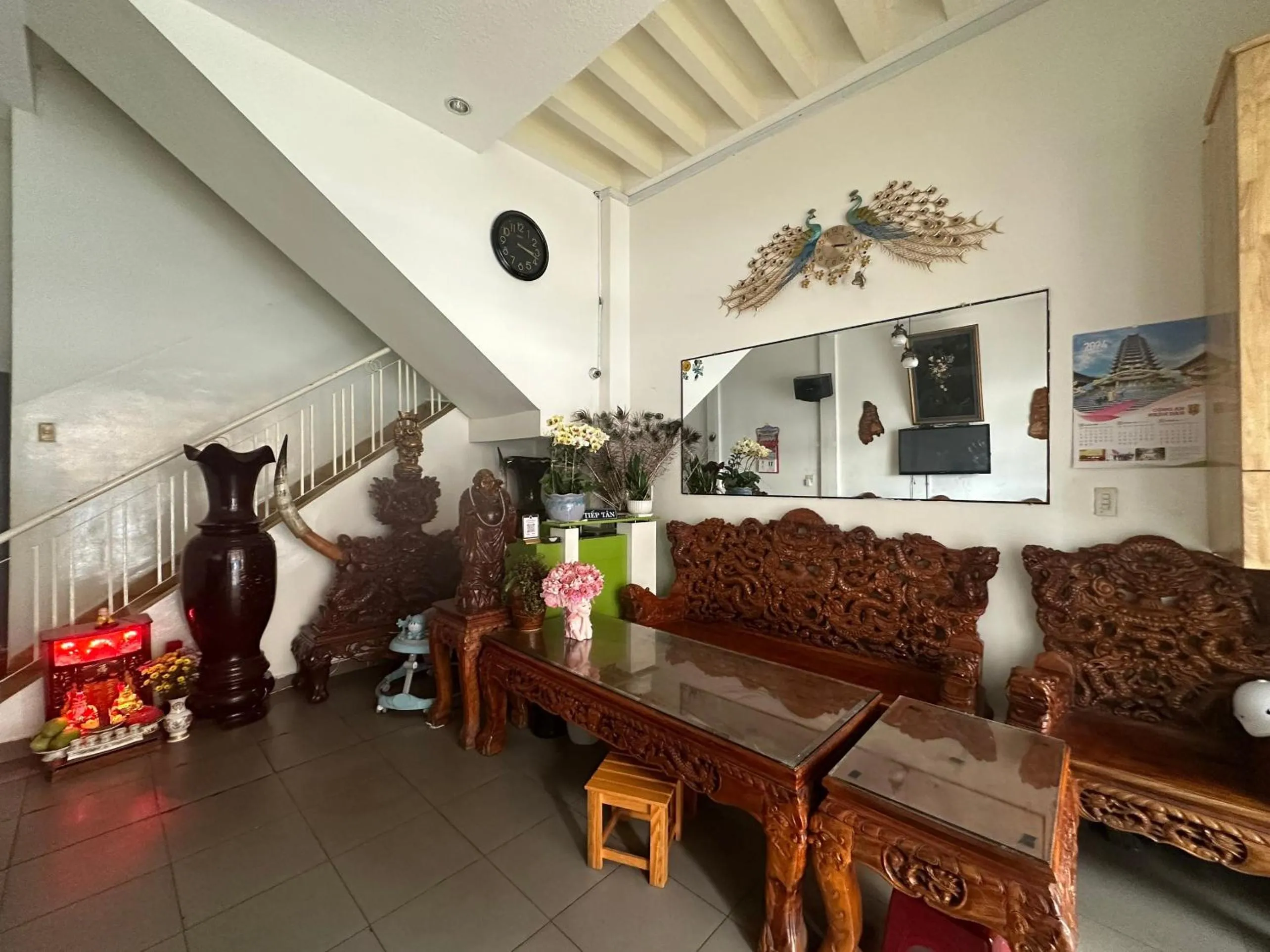 Lobby or reception in OYO 1233 Yen Quyen Hotel