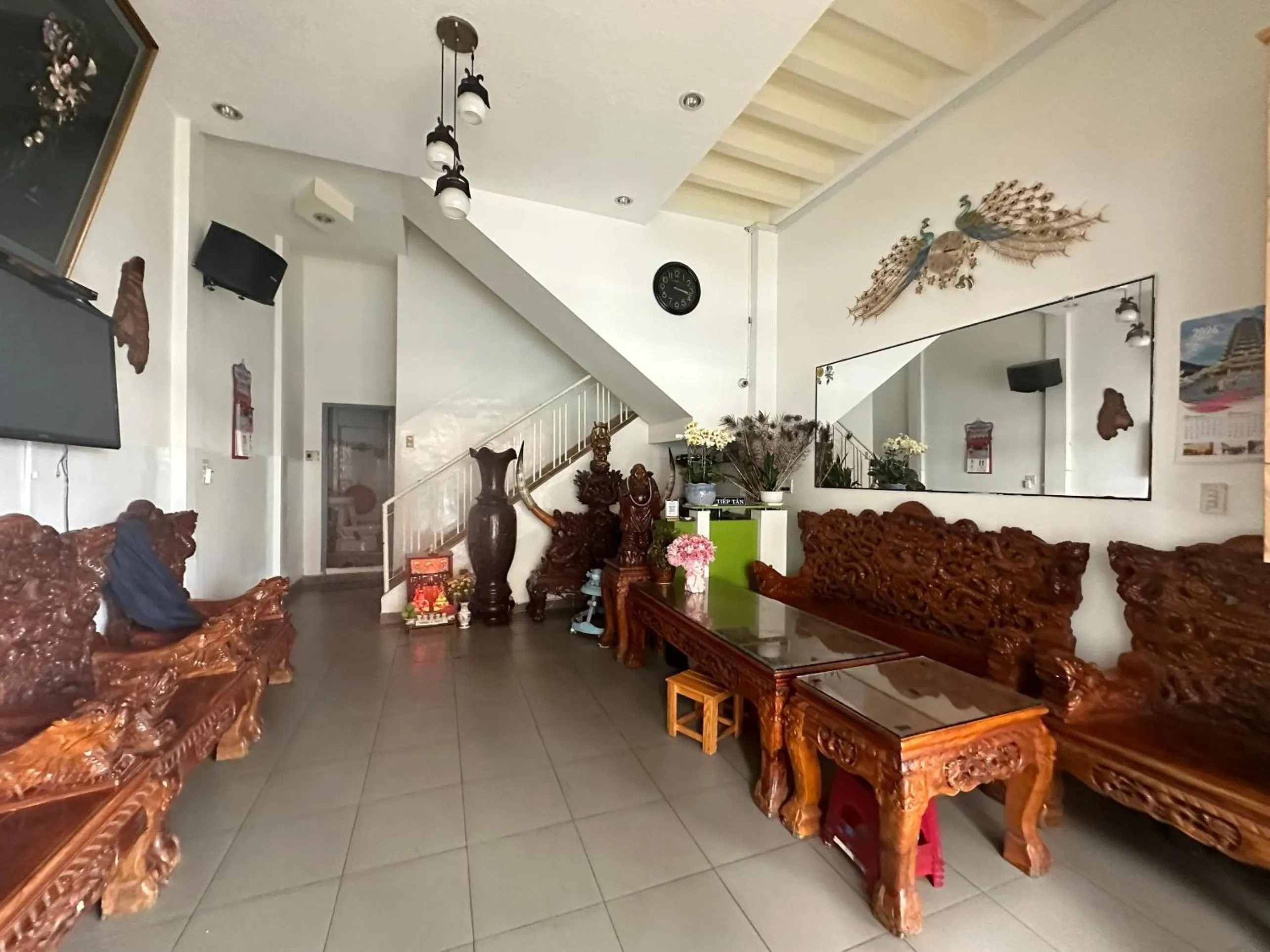 Lobby or reception in OYO 1233 Yen Quyen Hotel