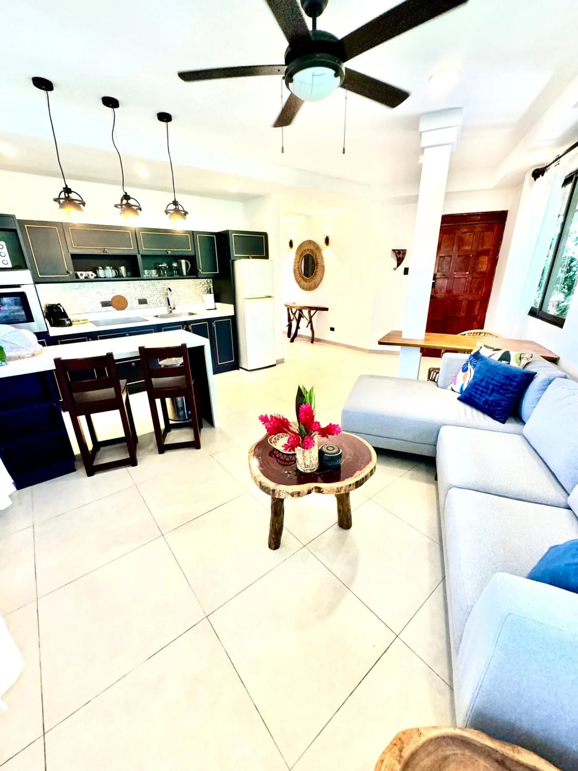 Kitchen or kitchenette in ECOTICA Boutique Hotel