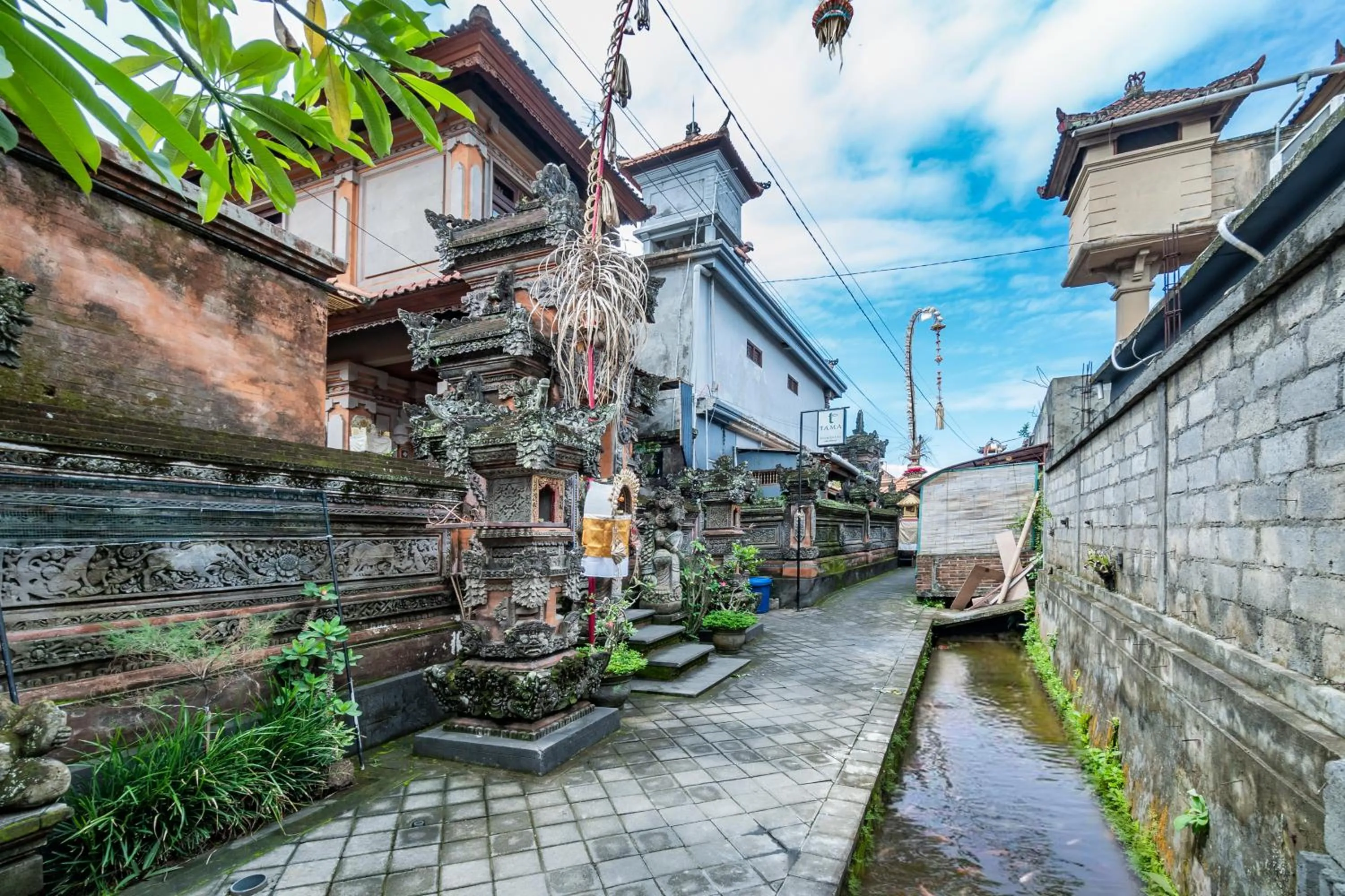 Property building in Tama Homestay