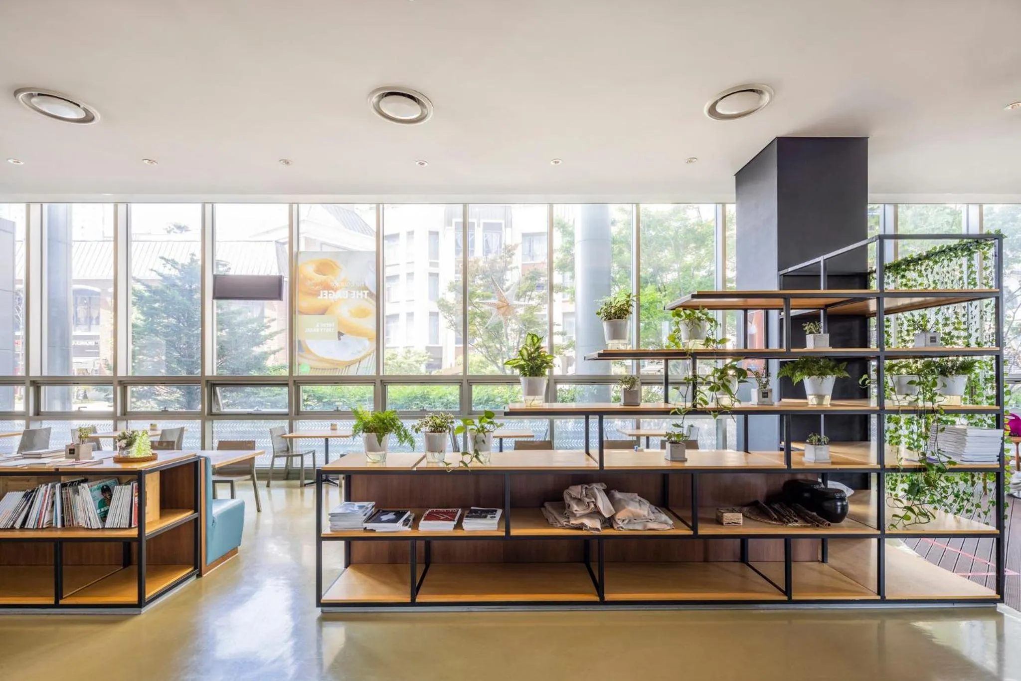 Restaurant/places to eat in Holiday Inn Incheon Songdo by IHG