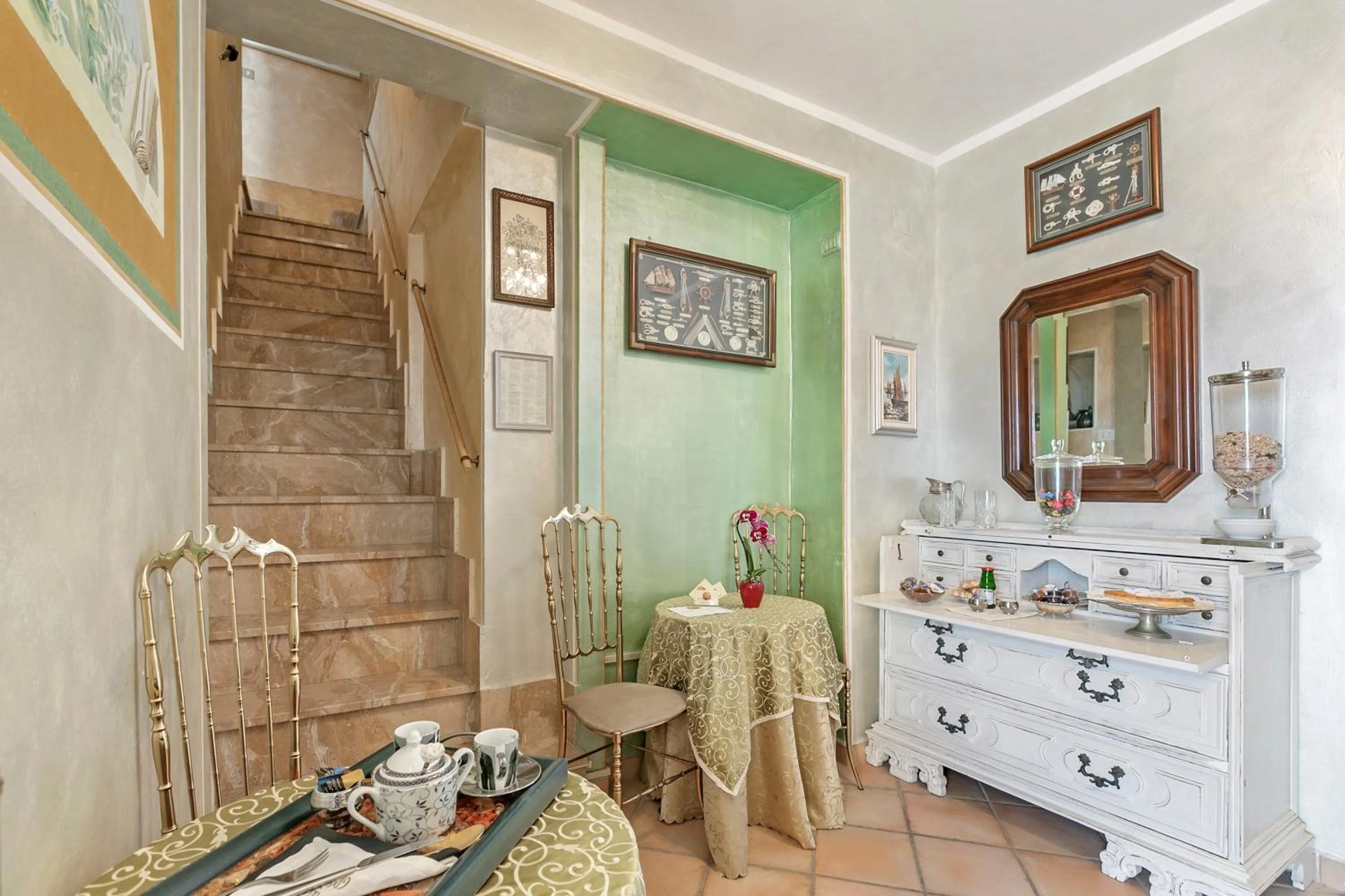 Dining area in B&B Da Giueli Rooms On The Seafront
