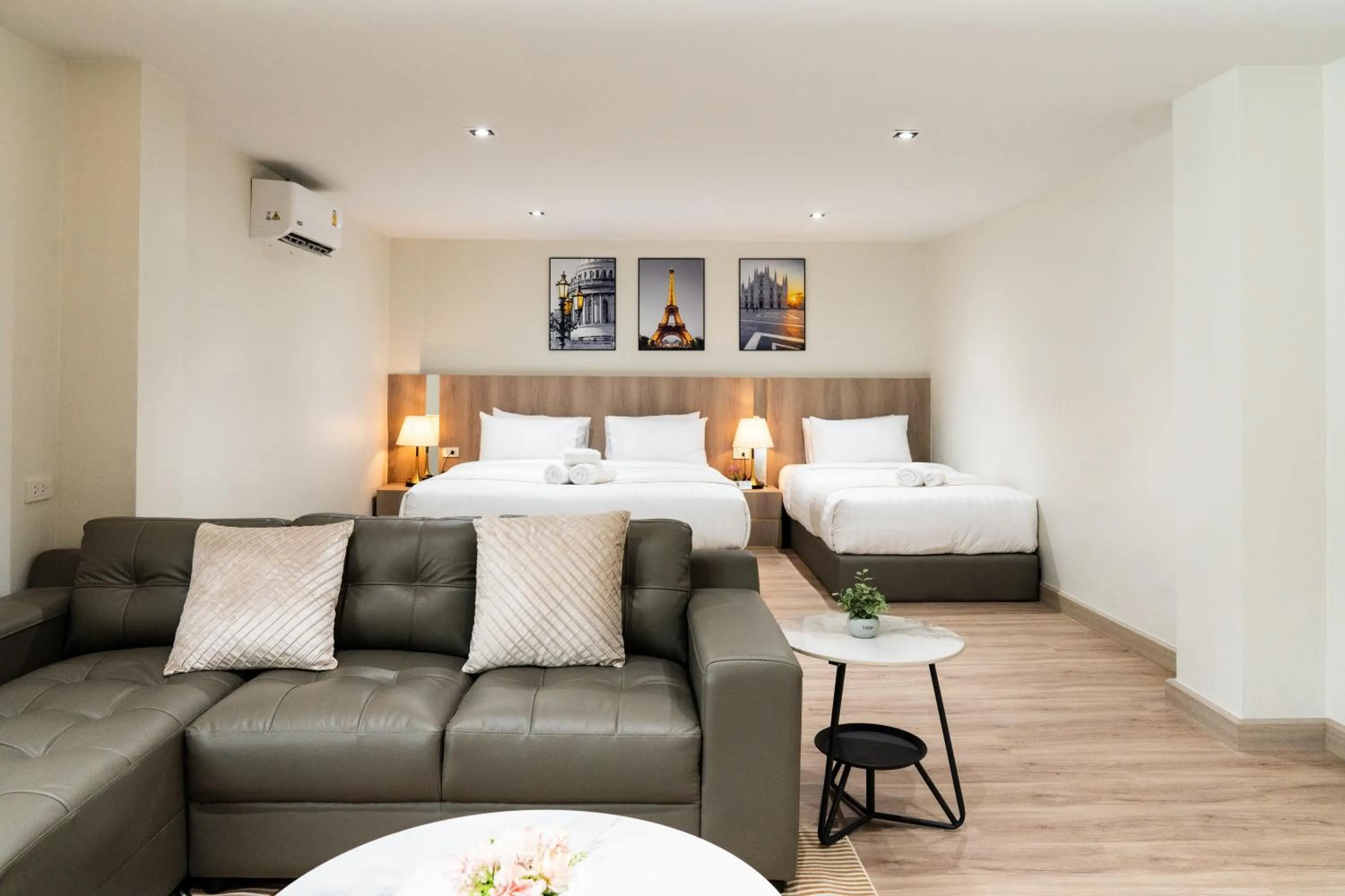 Photo of the whole room, Bed in indigo Hotel Hatyai