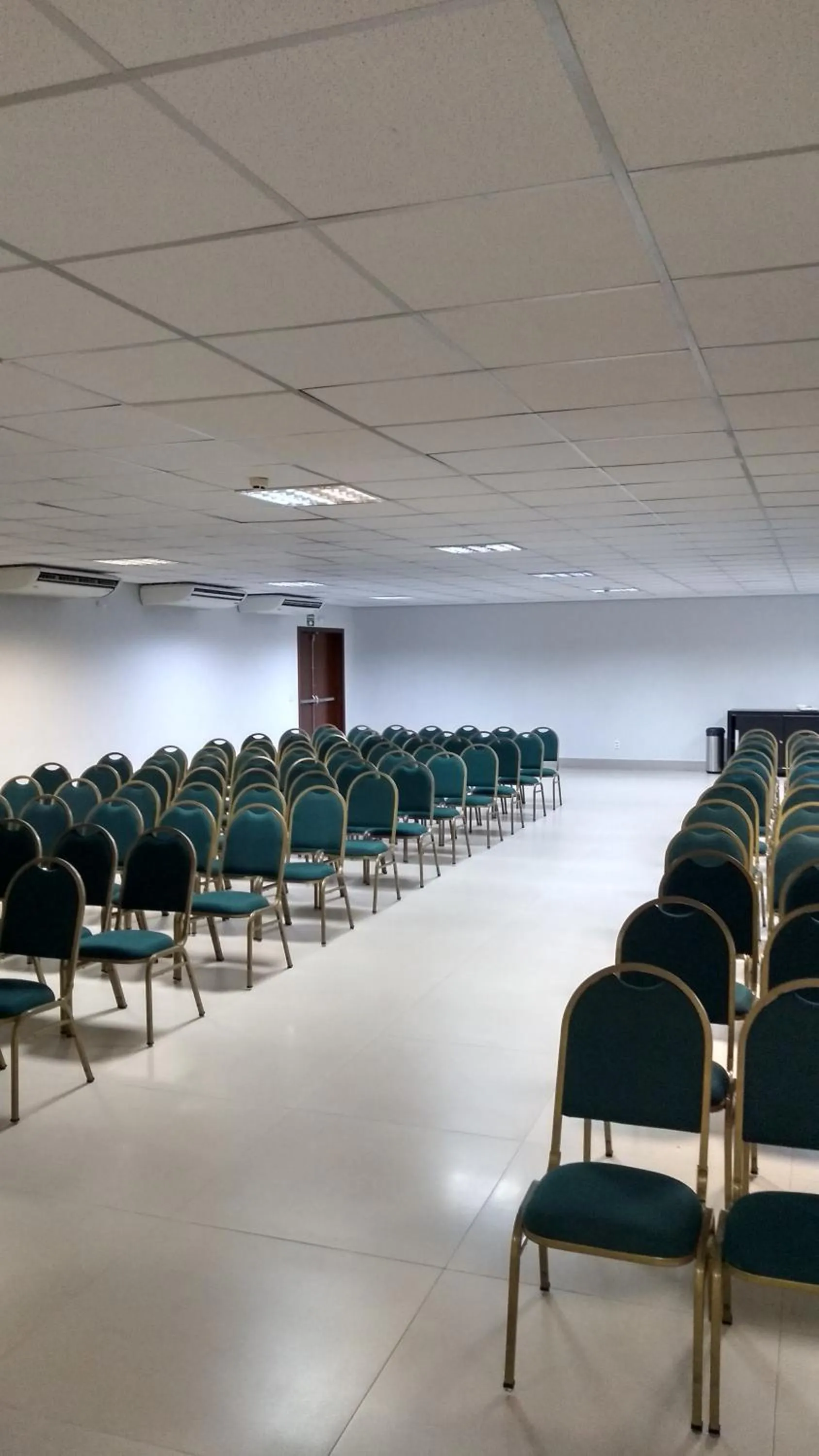 Meeting/conference room in AlphaPark Hotel