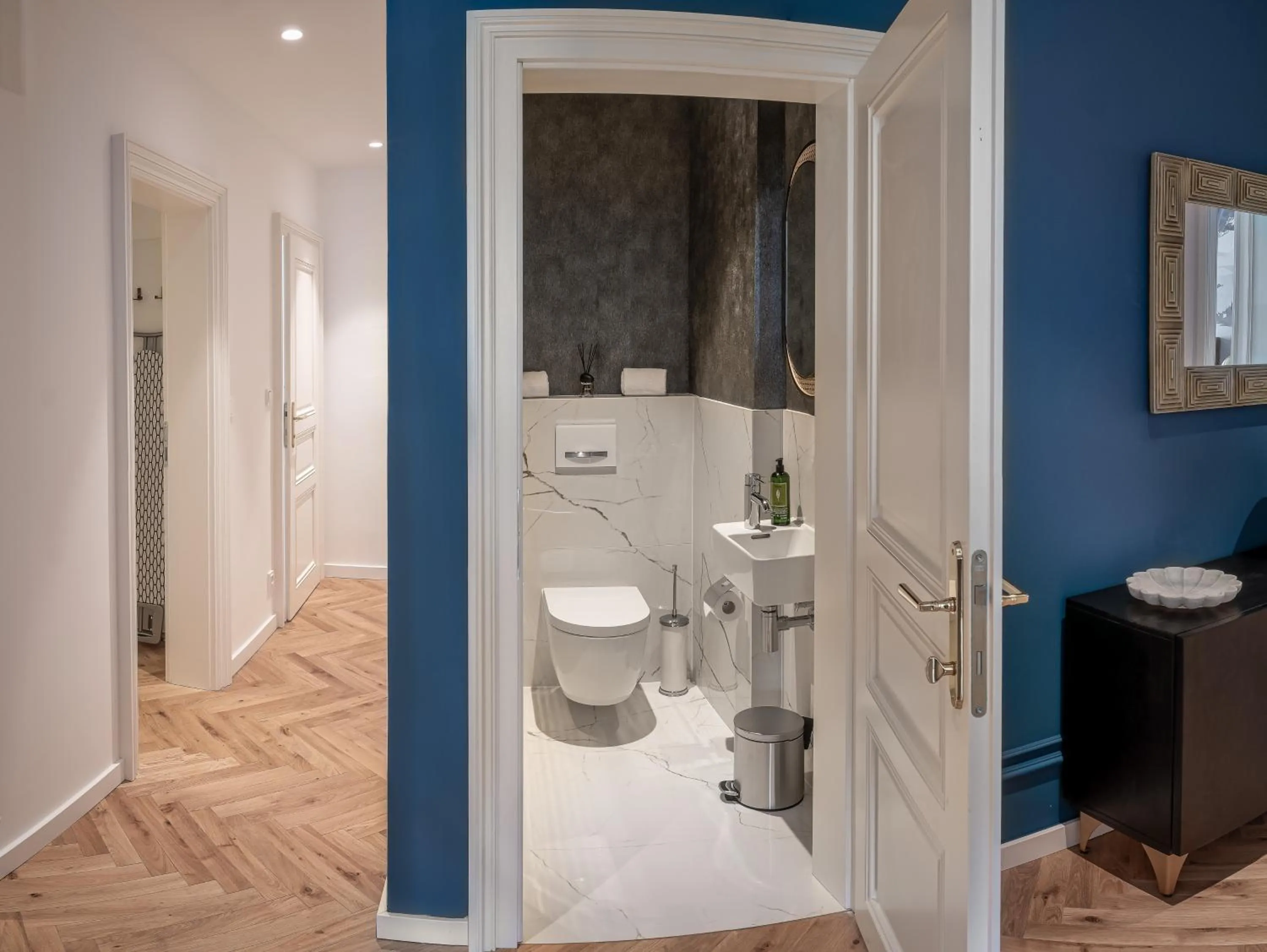 Toilet in River Dance Suites by Adrez