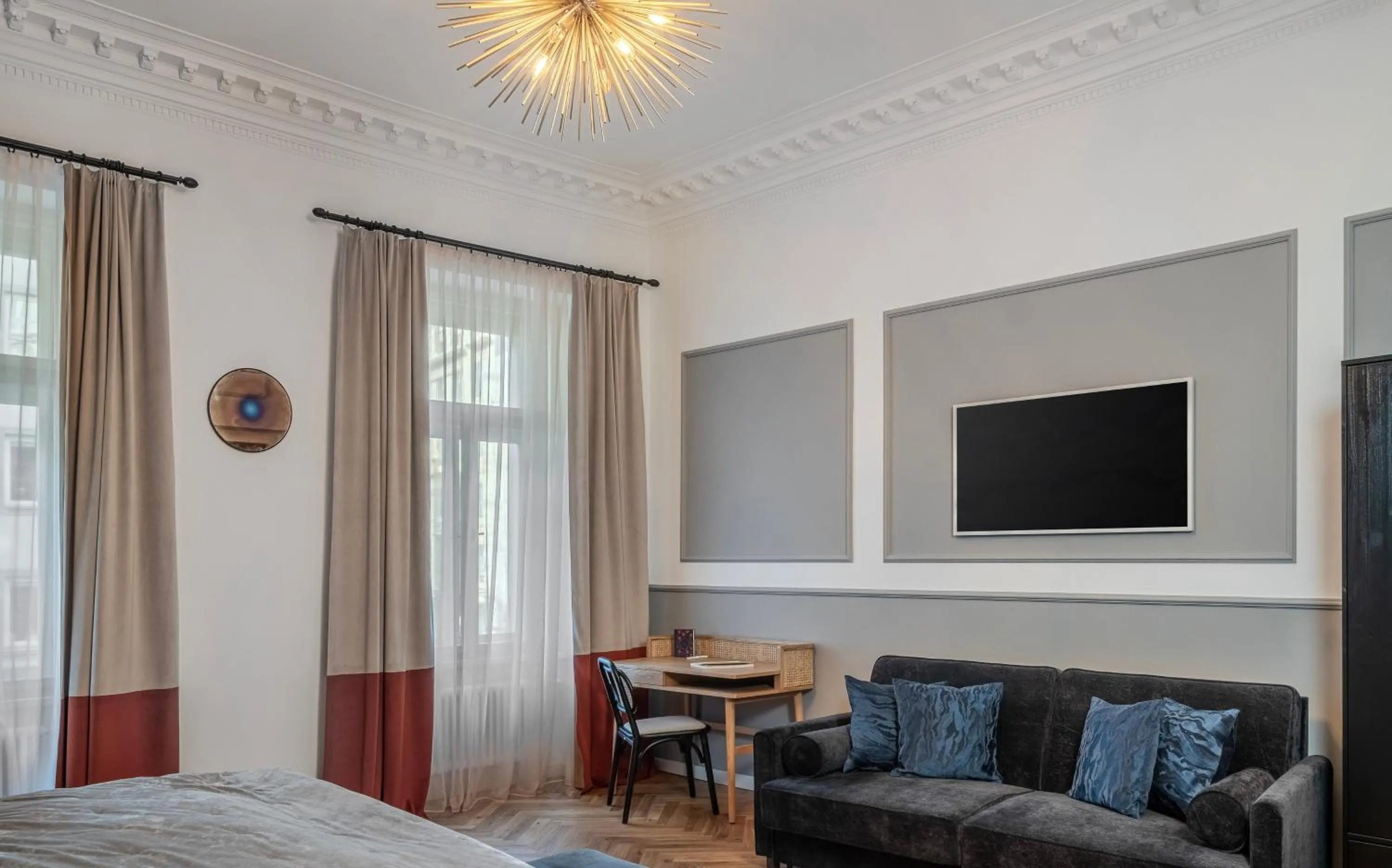 Living room, Bed in River Dance Suites by Adrez