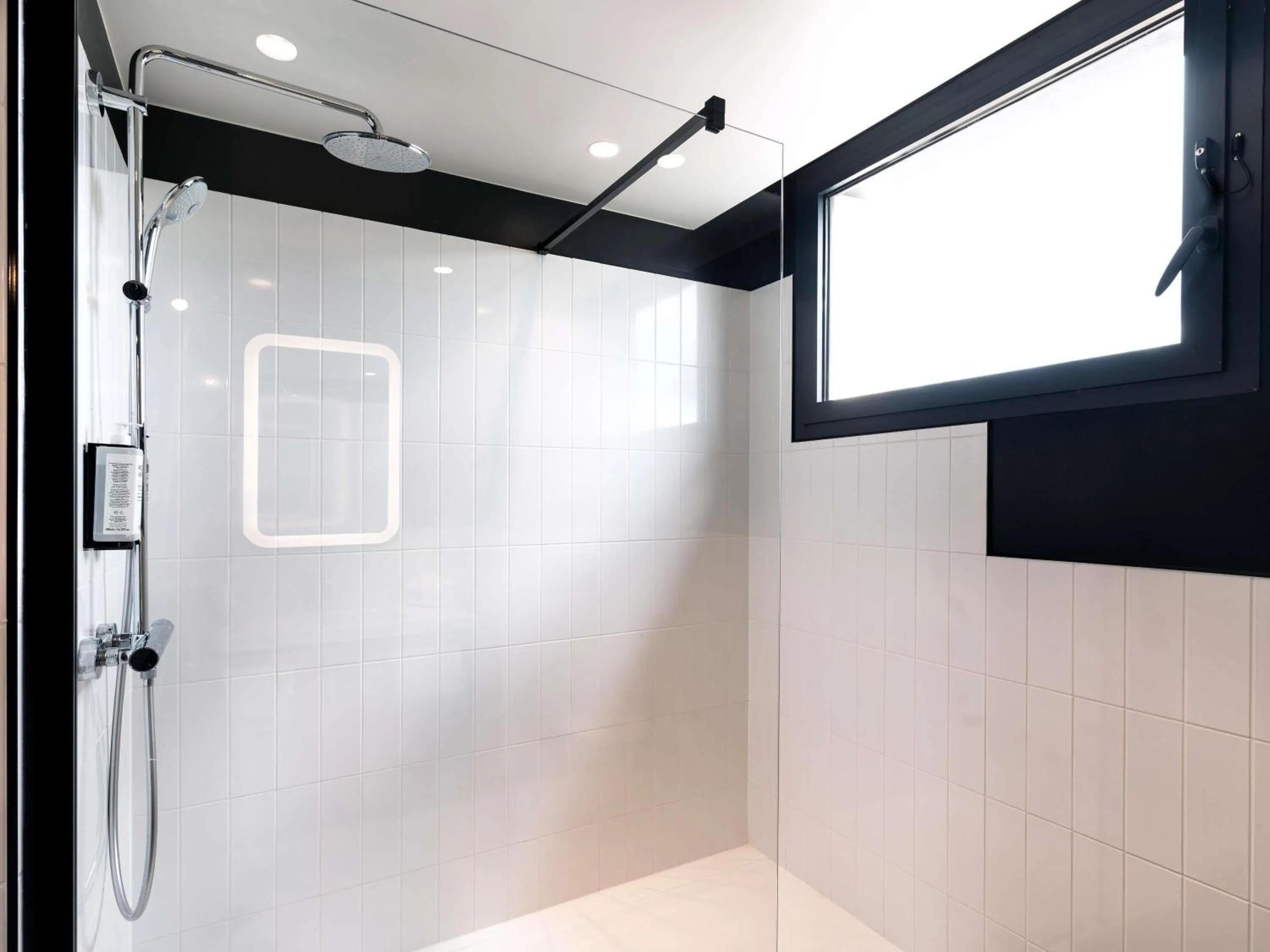 Bedroom in ibis Styles Paris Villejuif