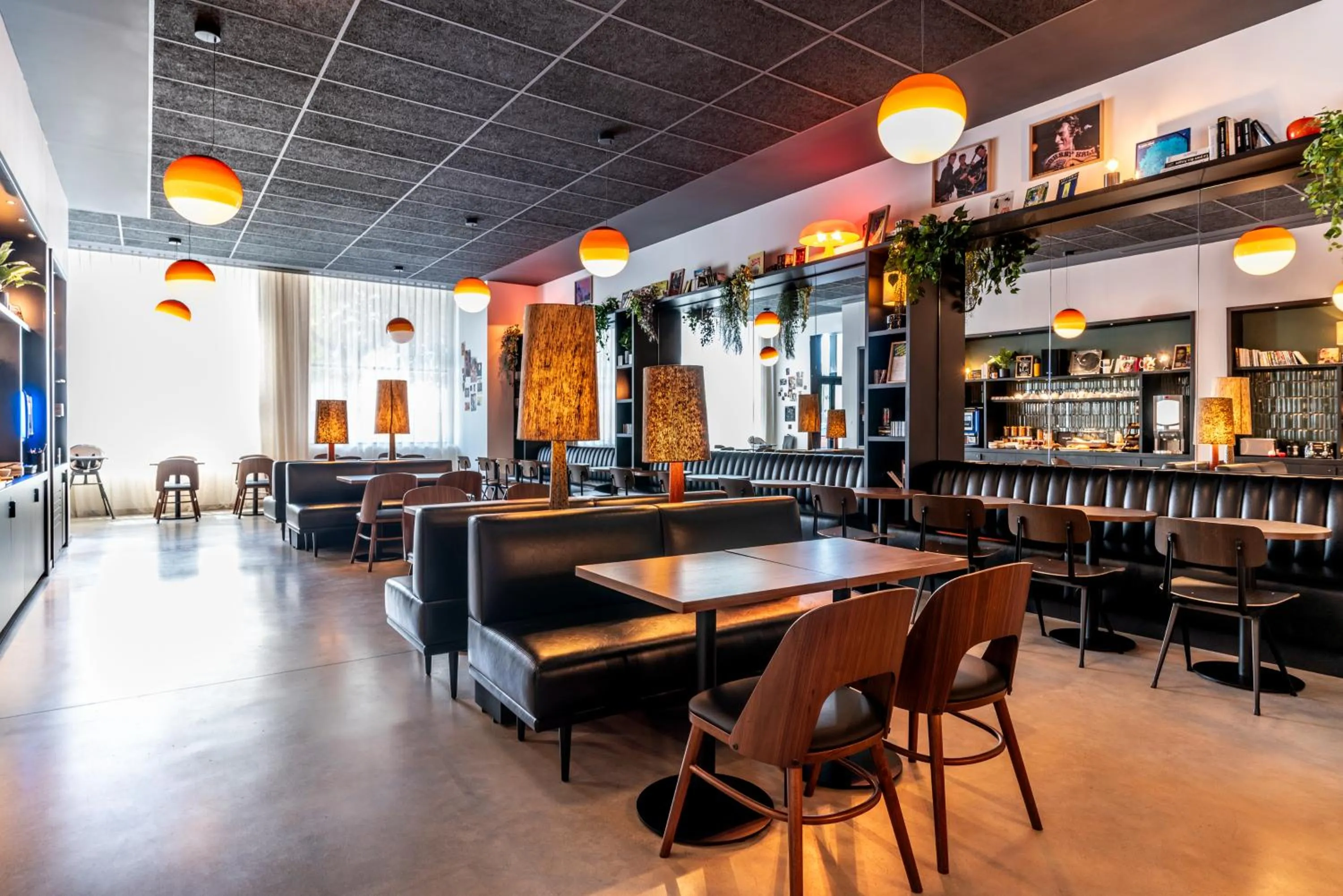 Restaurant/places to eat in ibis Styles Paris Villejuif