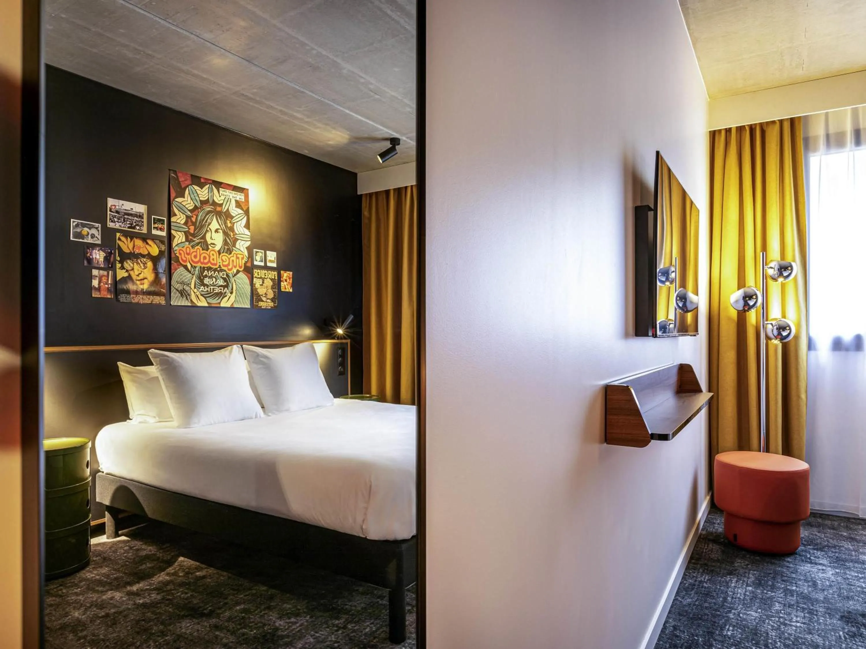 Bedroom, Bed in ibis Styles Paris Villejuif