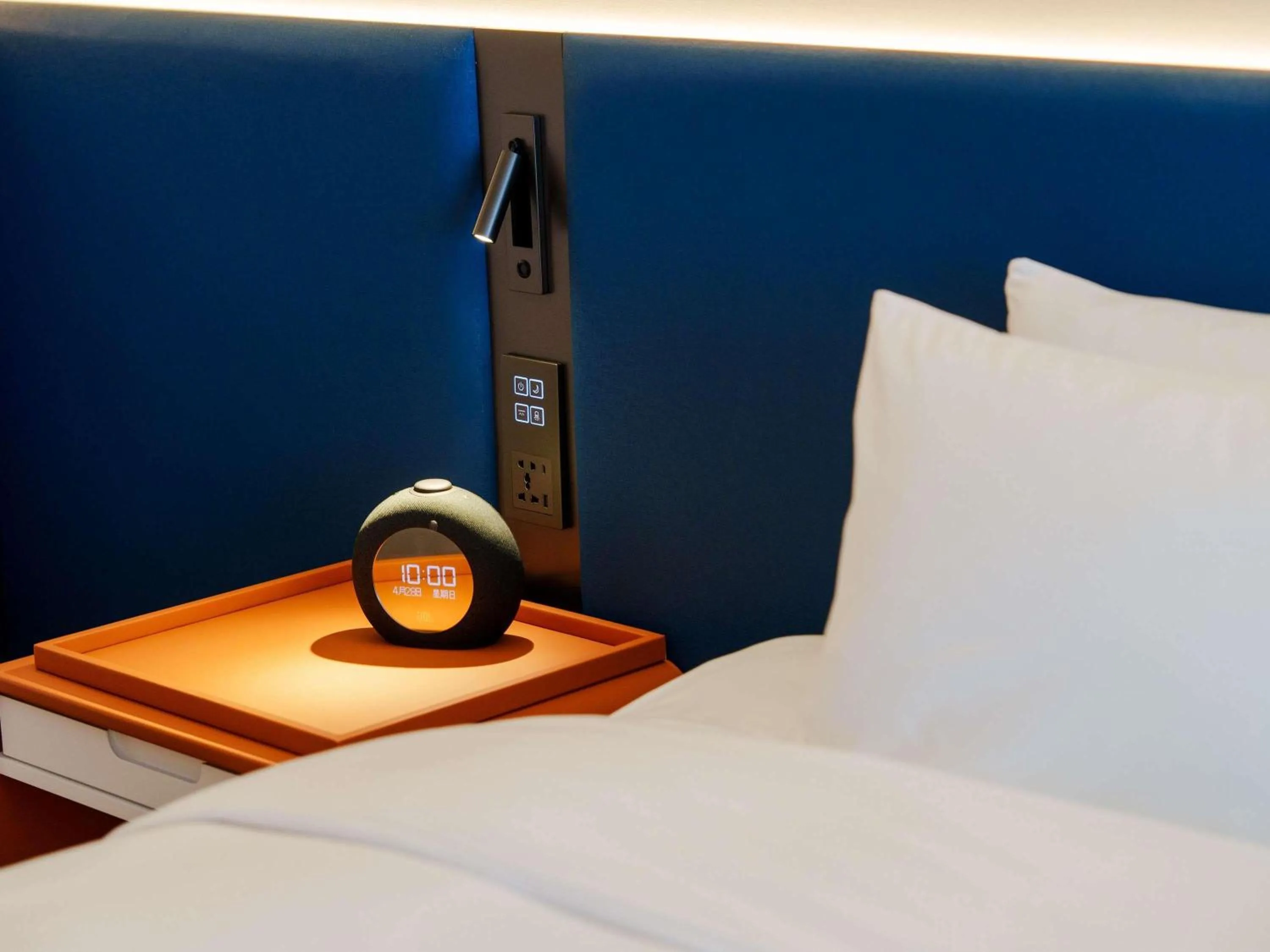 Bedroom, Bed in Novotel Nanjing Airport