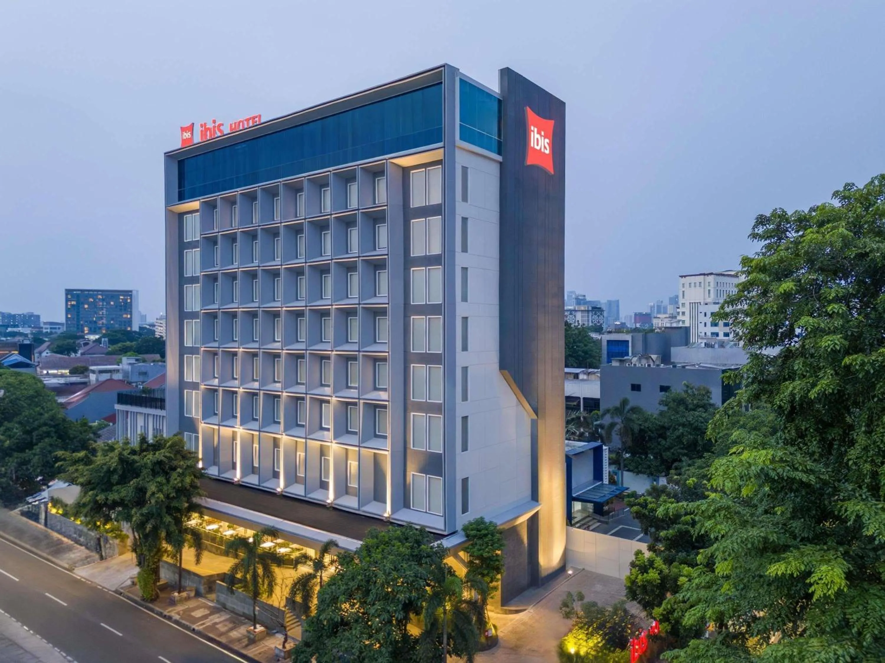 Property building in ibis Jakarta Raden Saleh