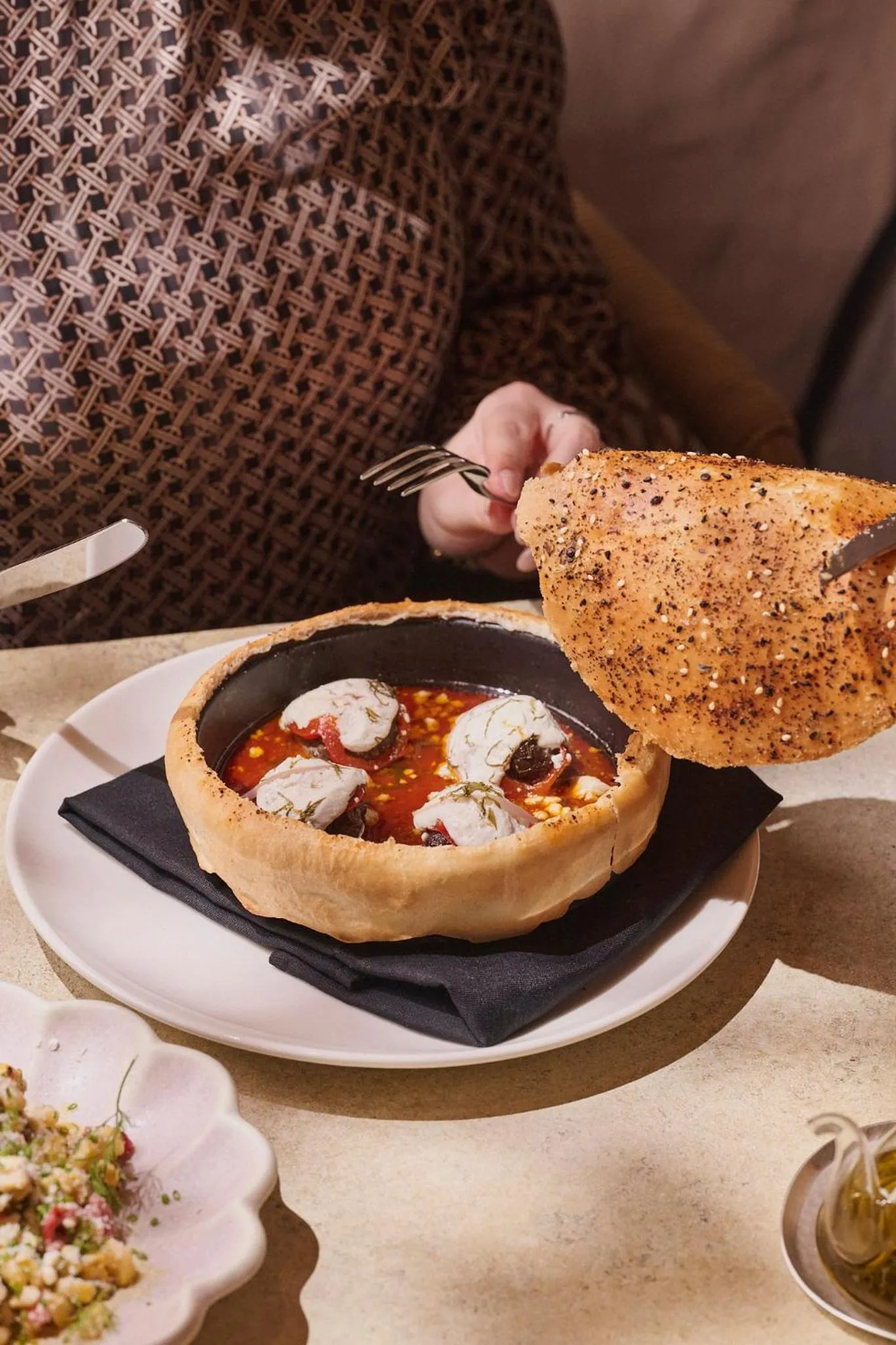 Restaurant/places to eat in Novotel Riyadh Sahafa