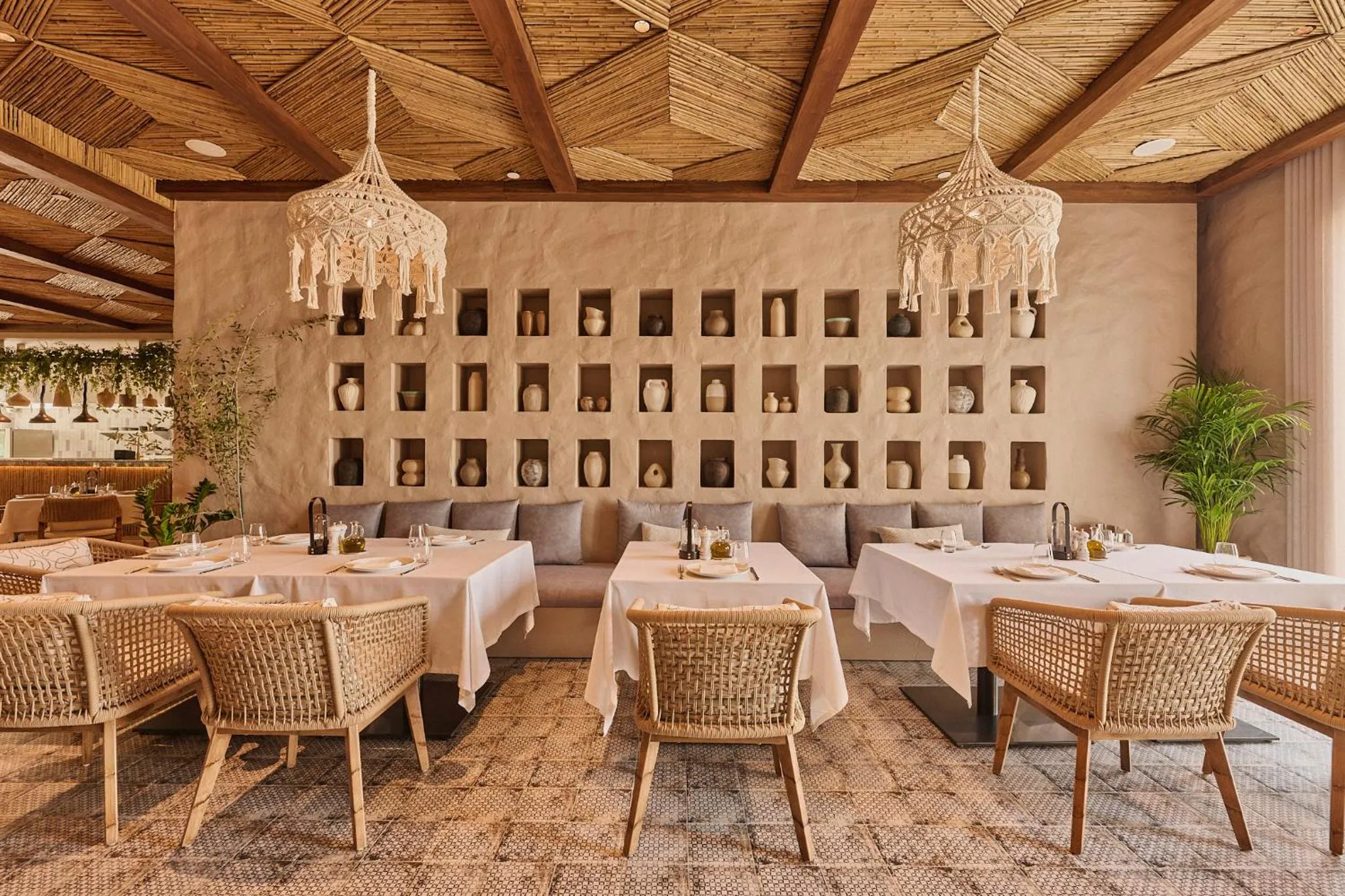 Restaurant/places to eat in Novotel Riyadh Sahafa