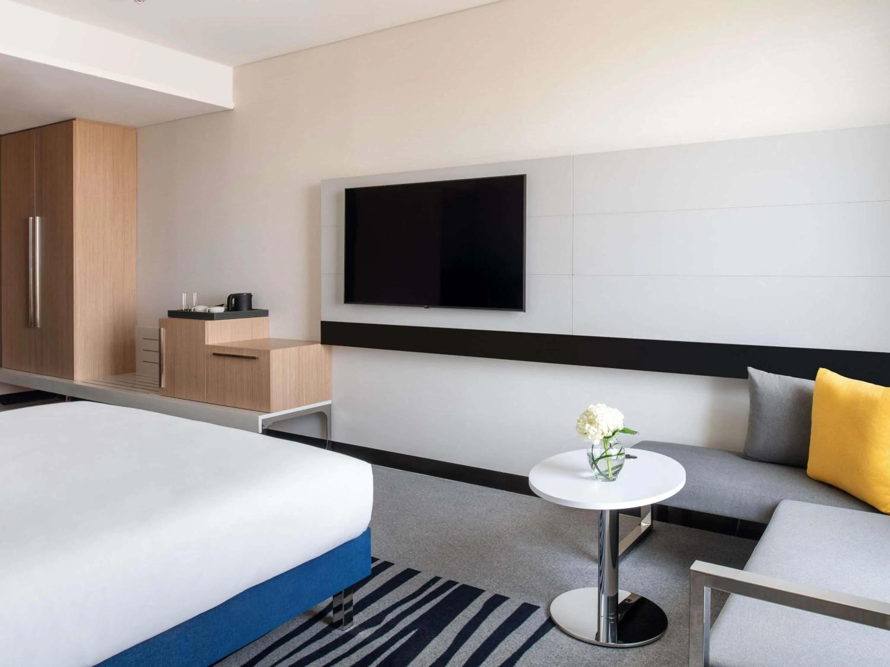 Bedroom, Bed in Novotel Riyadh Sahafa