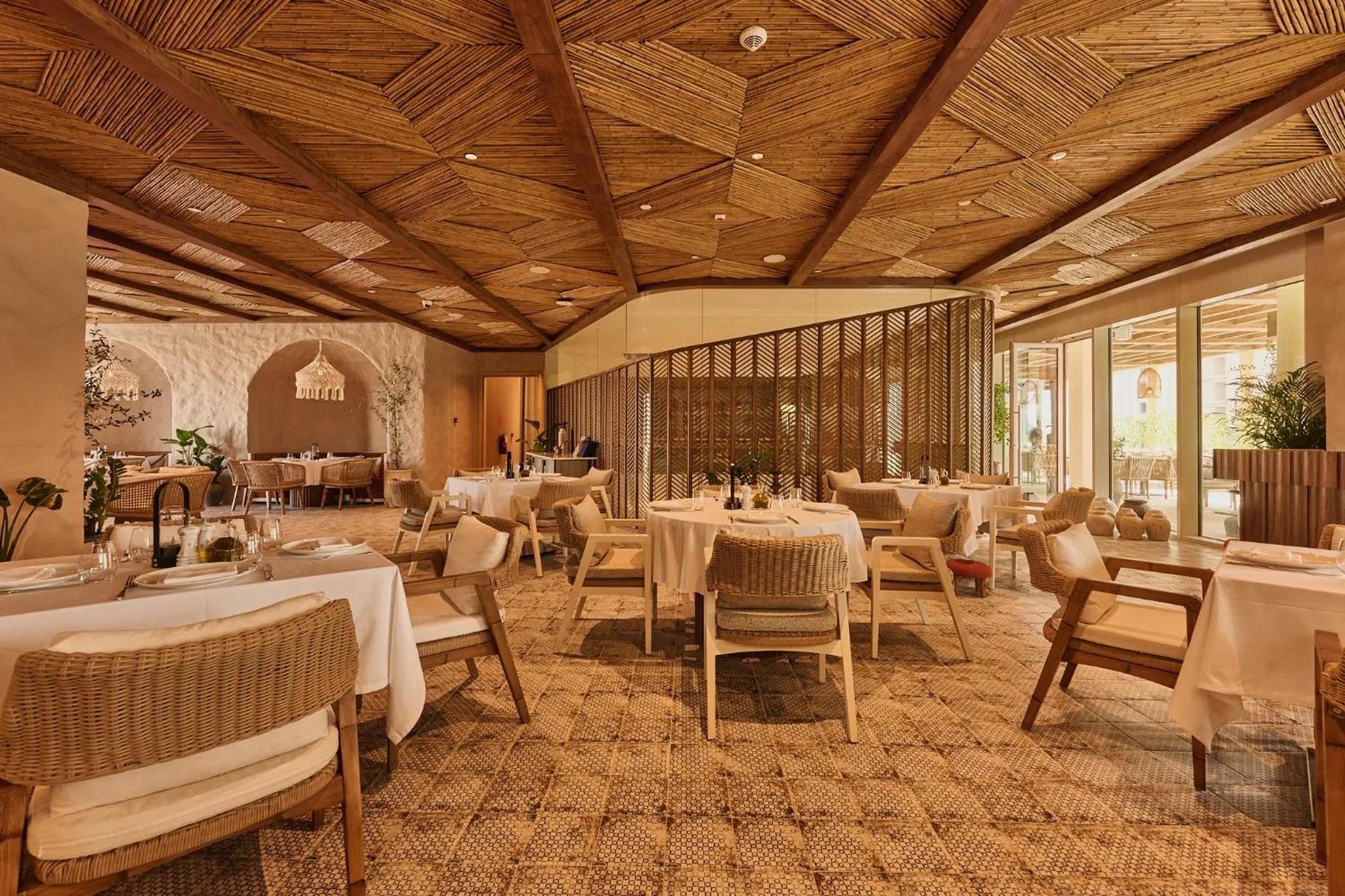 Restaurant/places to eat in Novotel Riyadh Sahafa