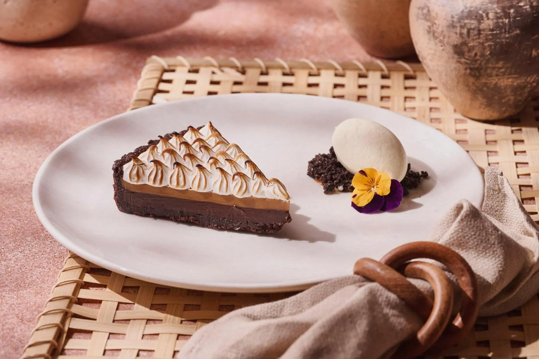 Restaurant/places to eat in Novotel Riyadh Sahafa