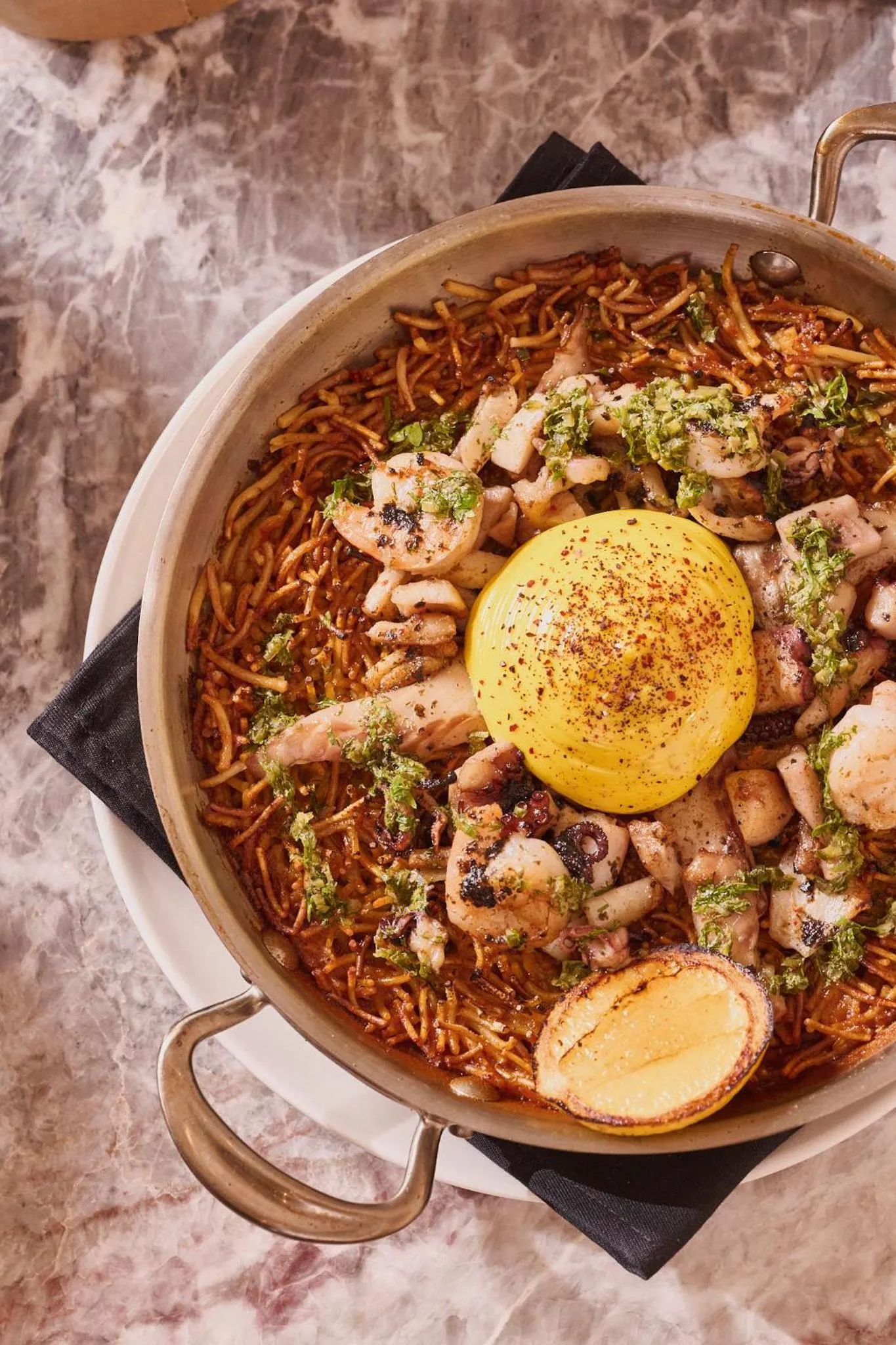 Restaurant/places to eat in Novotel Riyadh Sahafa