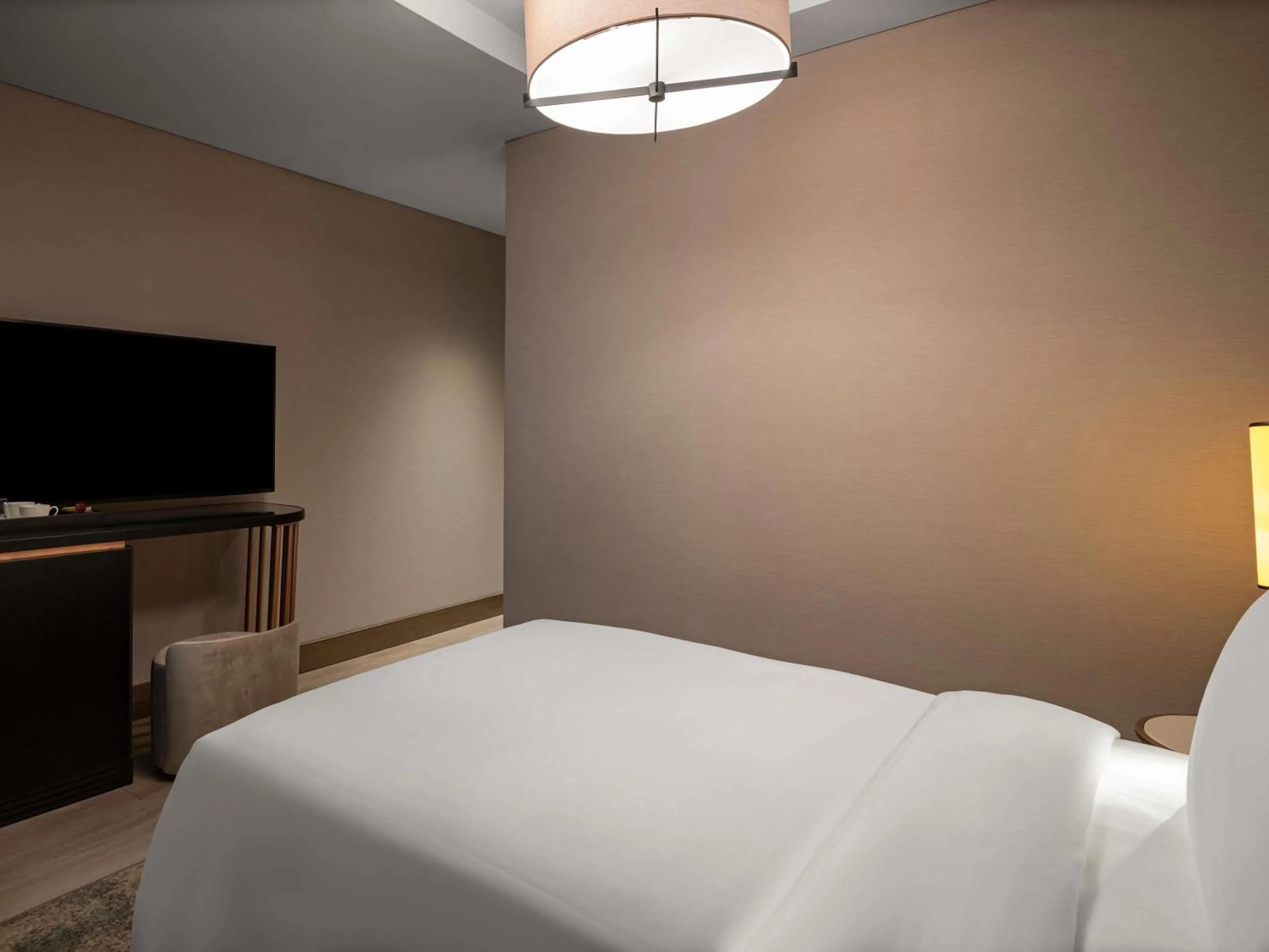 Bedroom, Bed in Mövenpick Living Istanbul Saklivadi