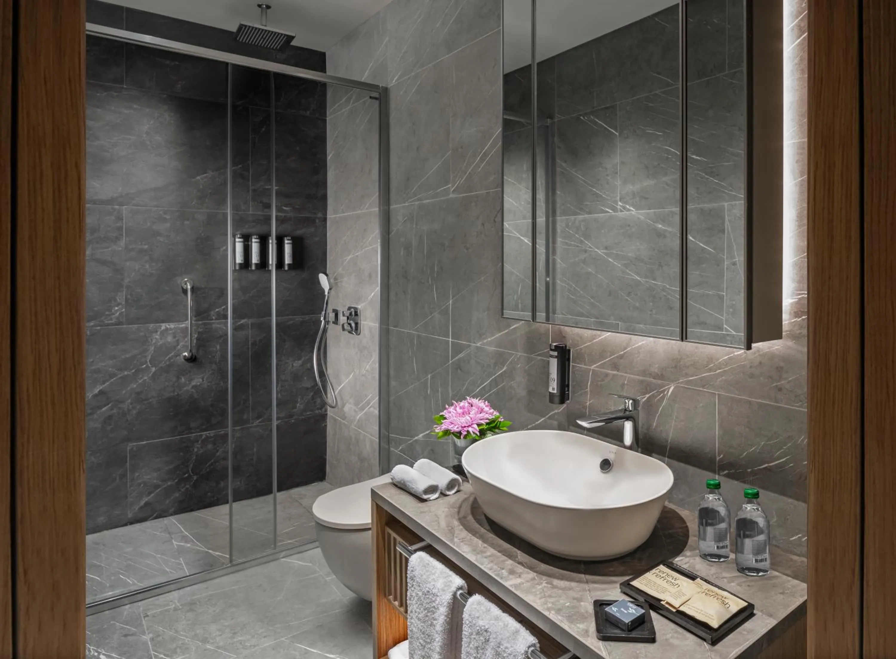 Shower in Mövenpick Living Istanbul Saklivadi