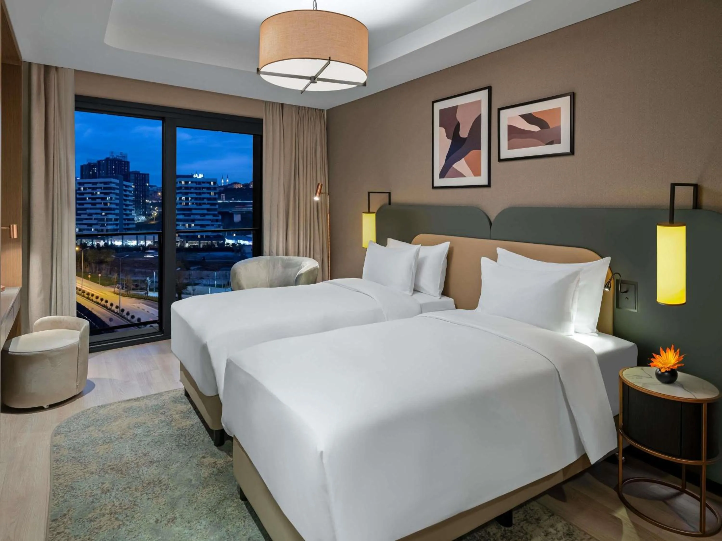 Bedroom, Bed in Mövenpick Living Istanbul Saklivadi