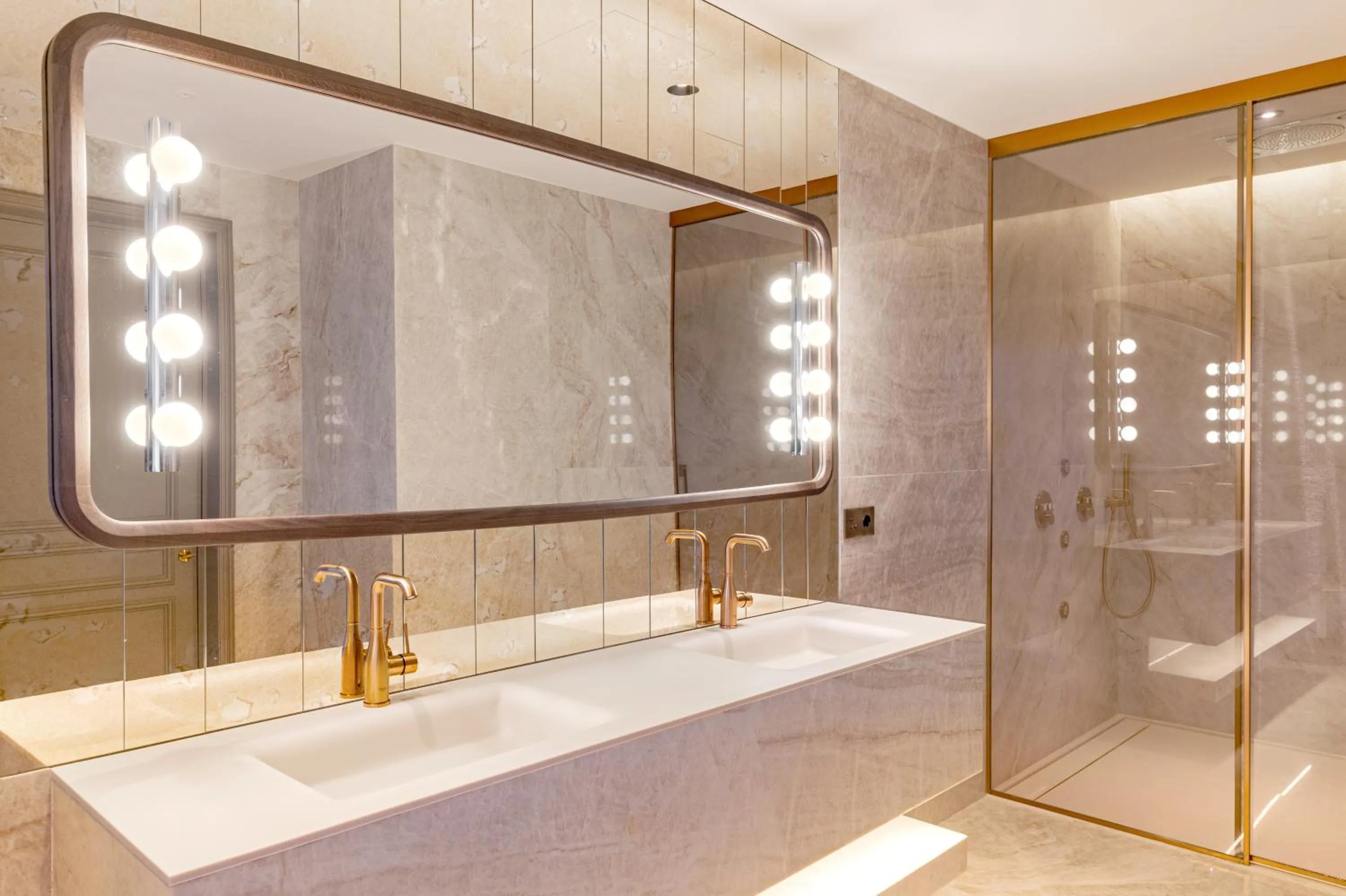 Shower in Casa Faraona Luxury Residences
