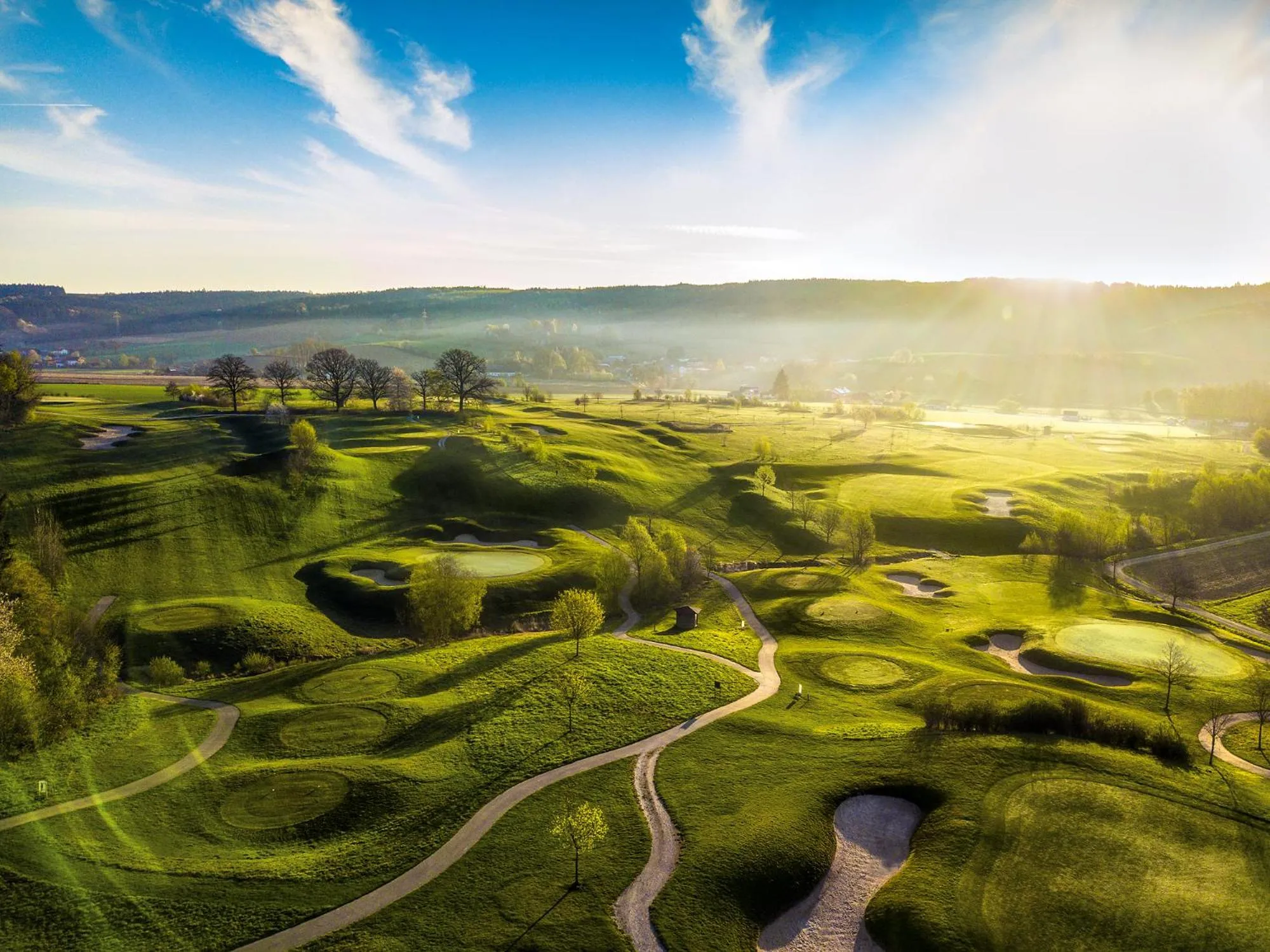 Golfcourse in Chalet An der Brunnader - Ihr perfekter Rückzugsort in der Bayerischen Toskana